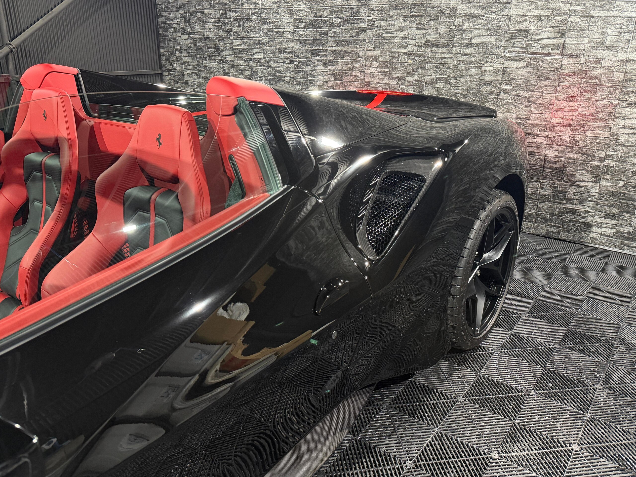 2017 Ferrari 488 Spider — Photo 20 / 53