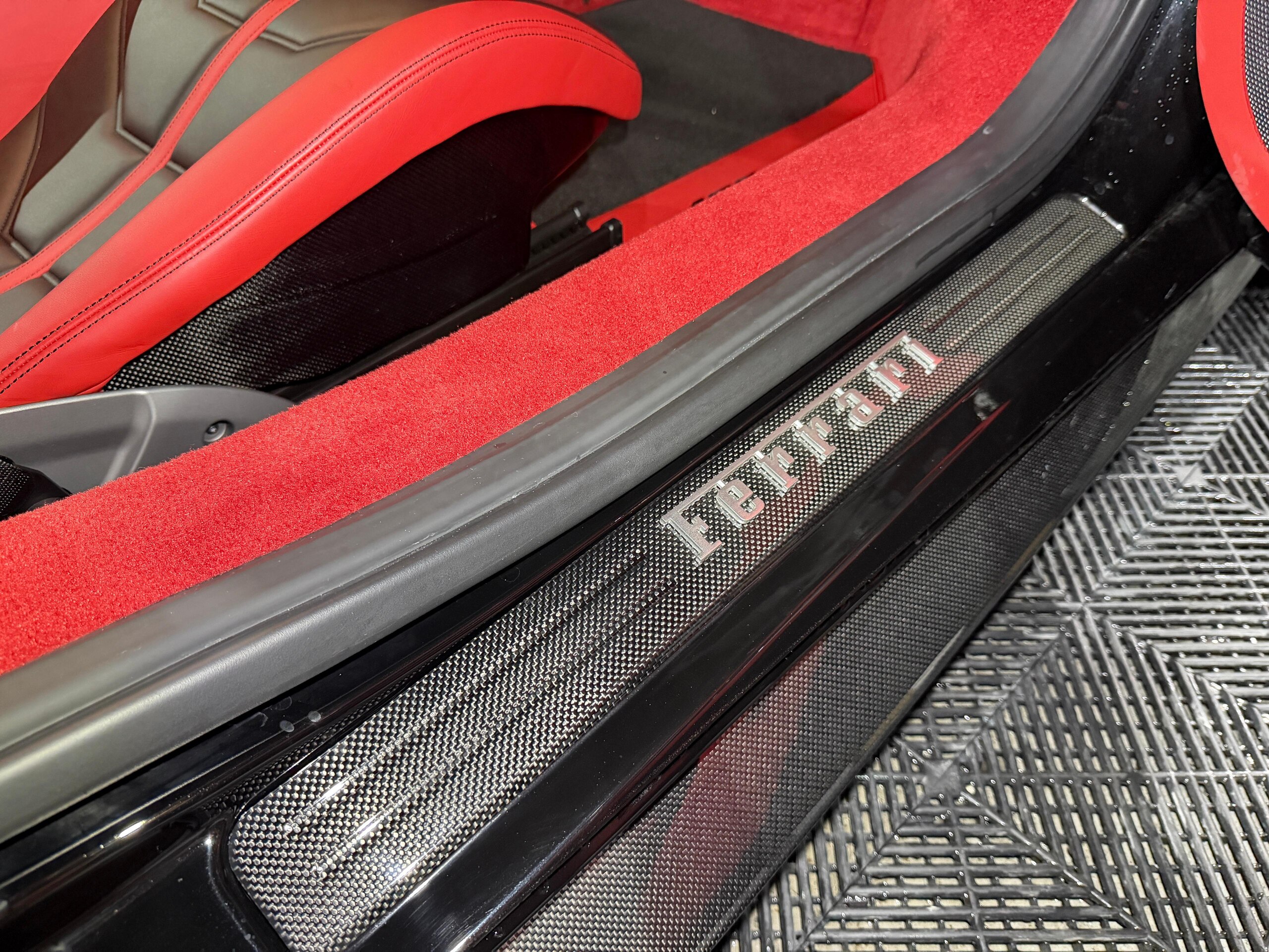 2017 Ferrari 488 Spider — Photo 43 / 53