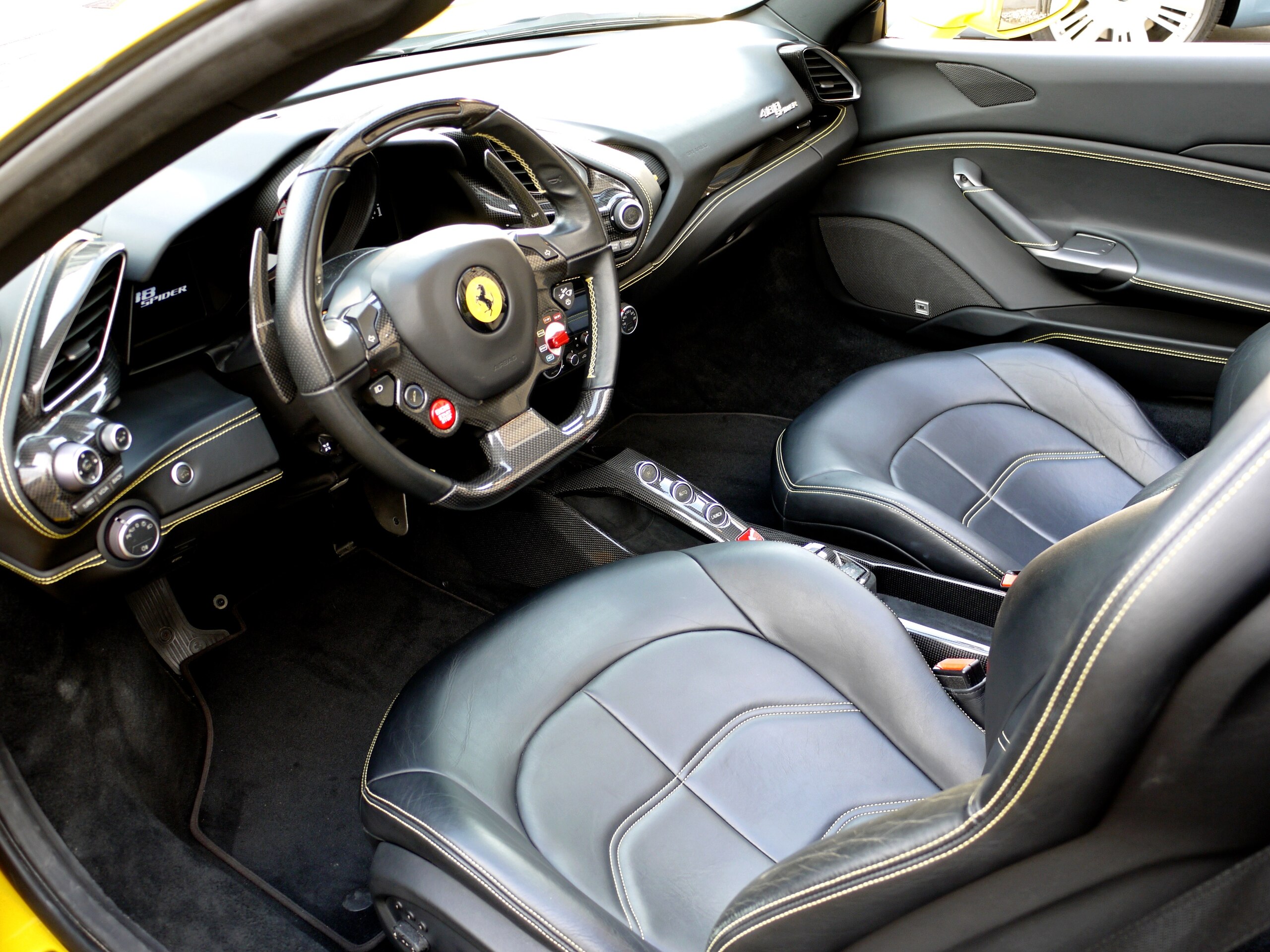 2017 Ferrari 488 Spider — Photo 8 / 20