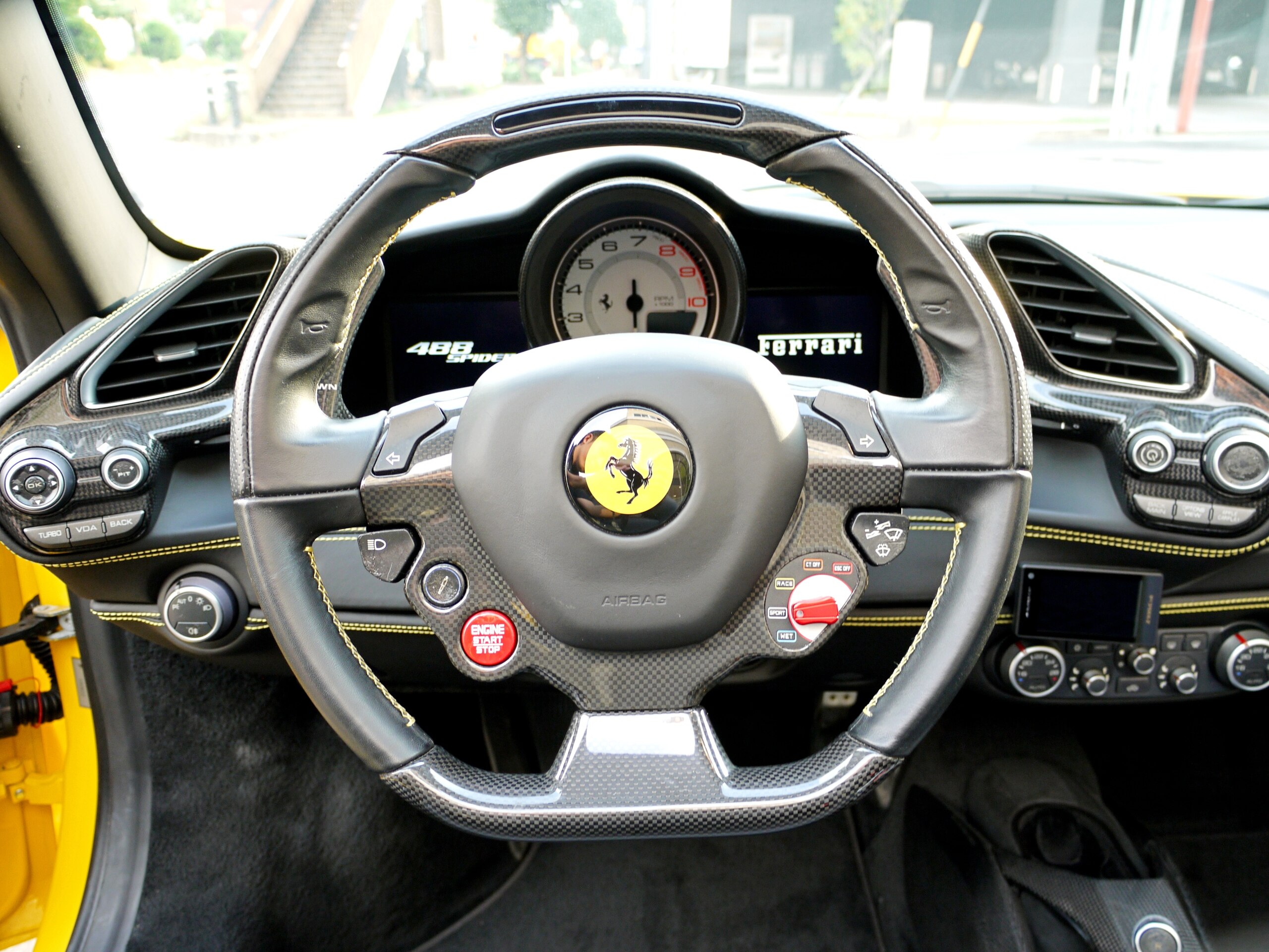 2017 Ferrari 488 Spider — Photo 9 / 20