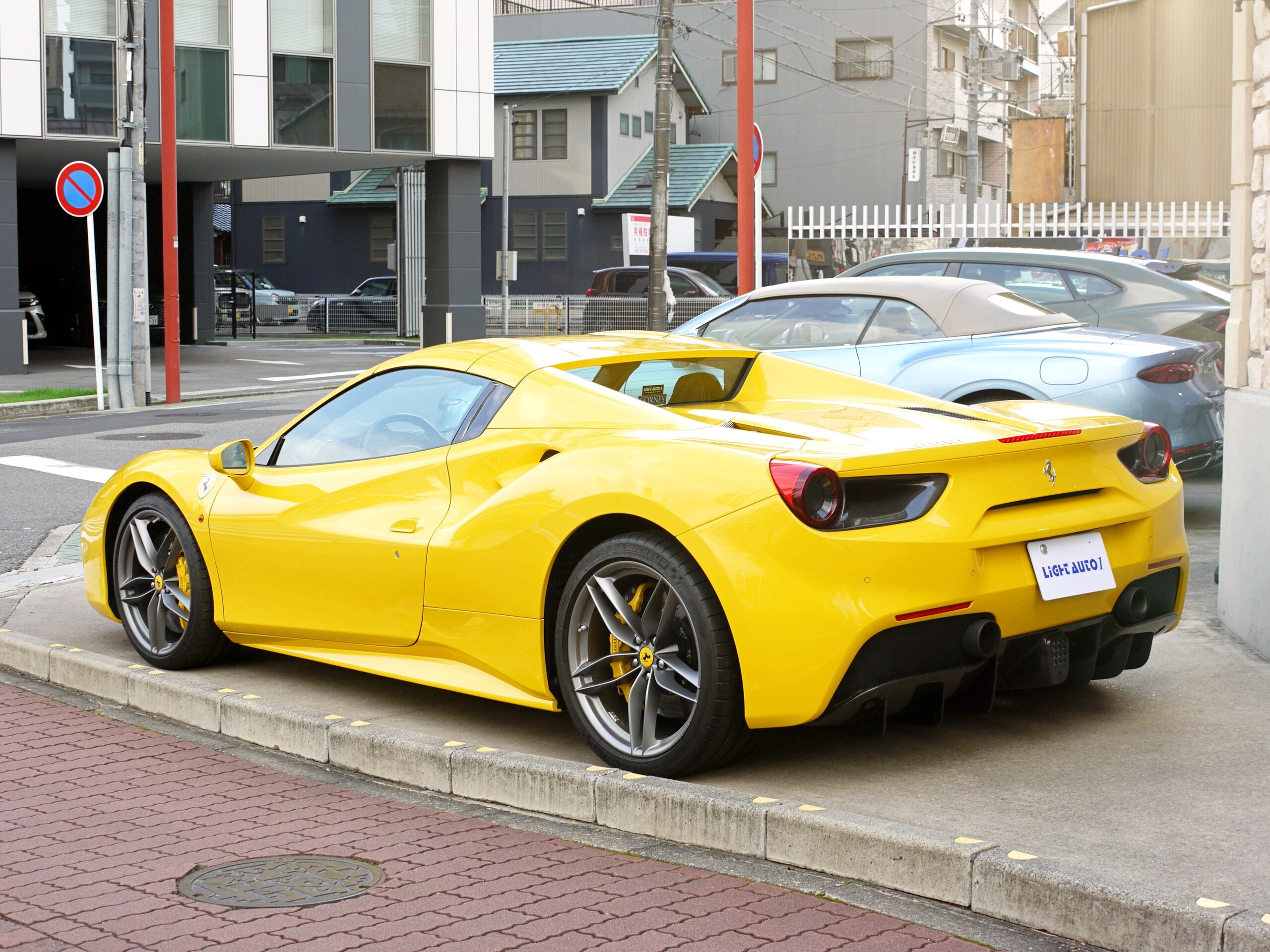 2017 Ferrari 488 Spider — Photo 11 / 20