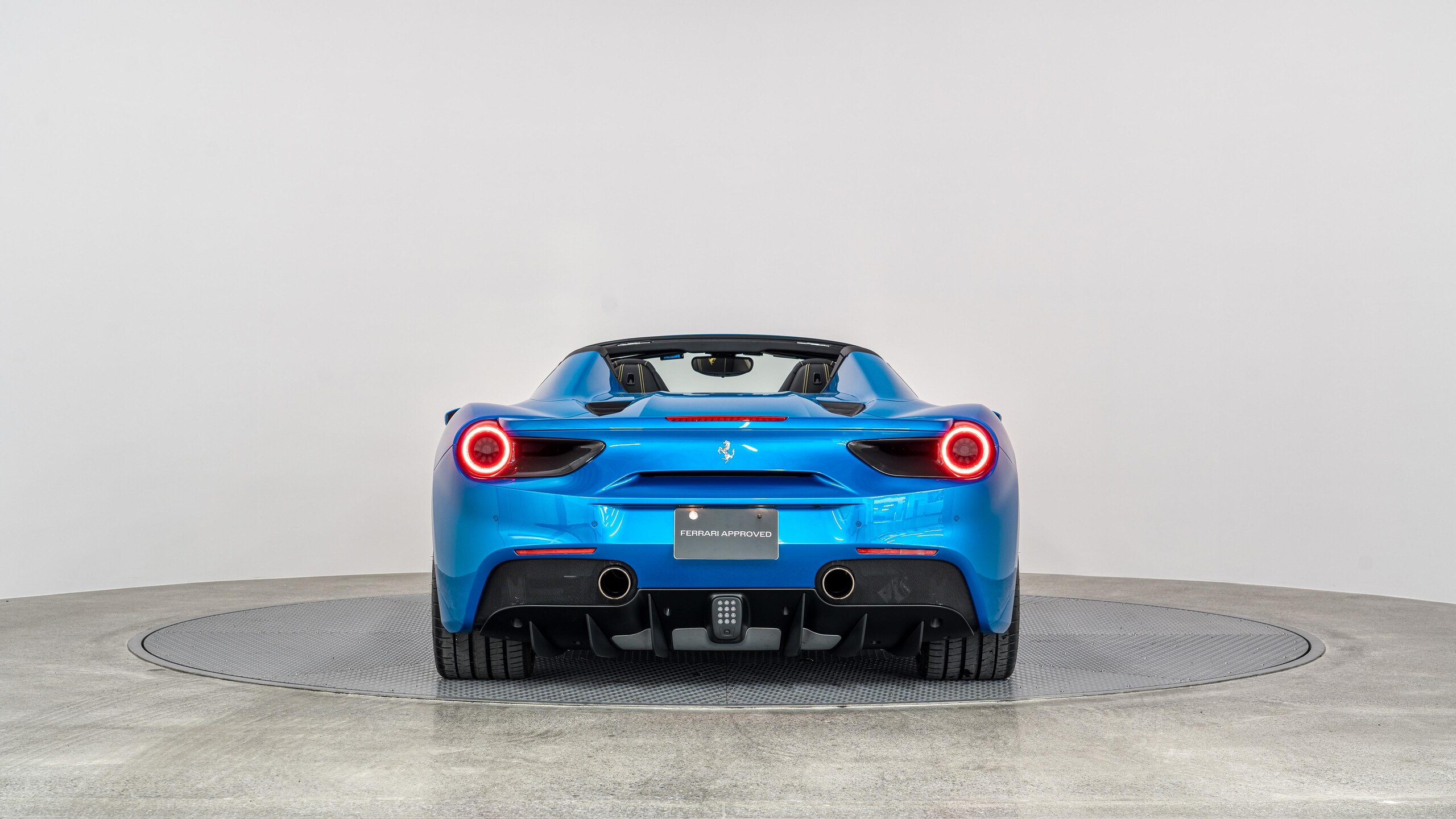 2017 Ferrari 488 Spider — Photo 6 / 34