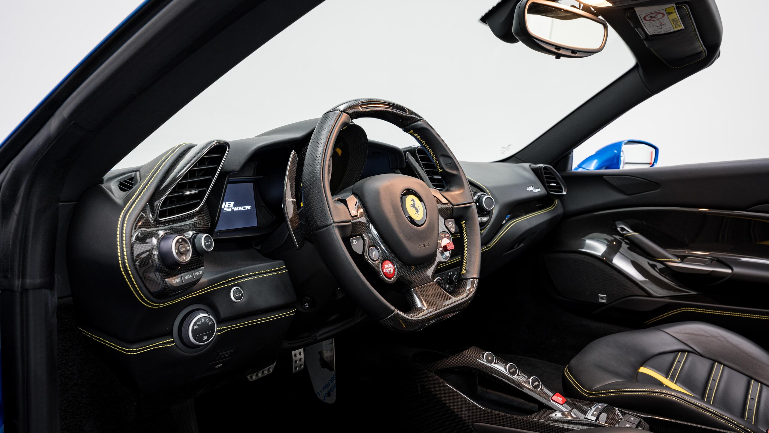 2017 Ferrari 488 Spider — Photo 8 / 34