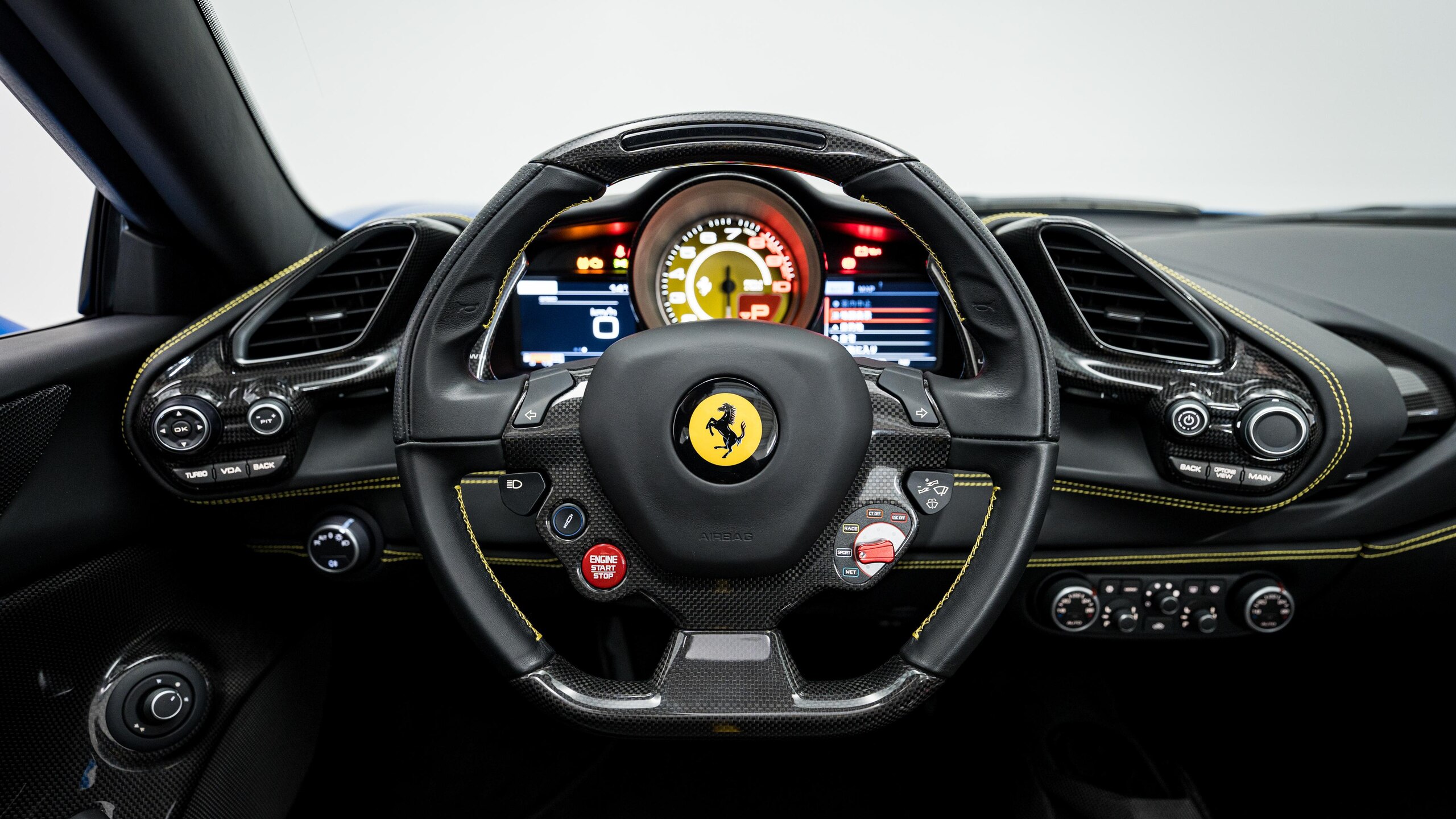 2017 Ferrari 488 Spider — Photo 9 / 34