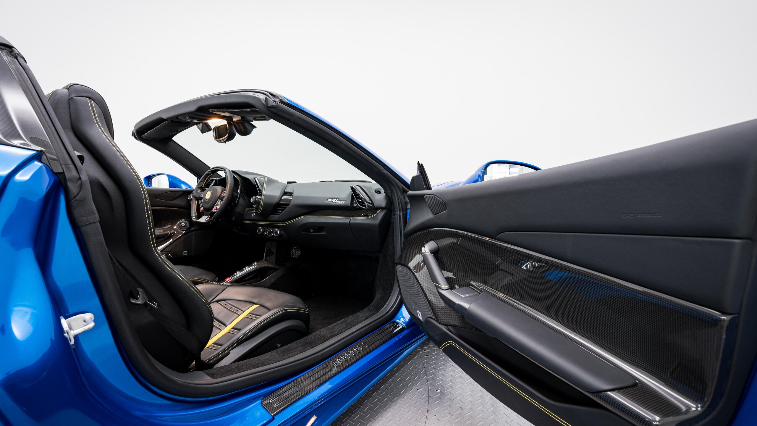 2017 Ferrari 488 Spider — Photo 13 / 34