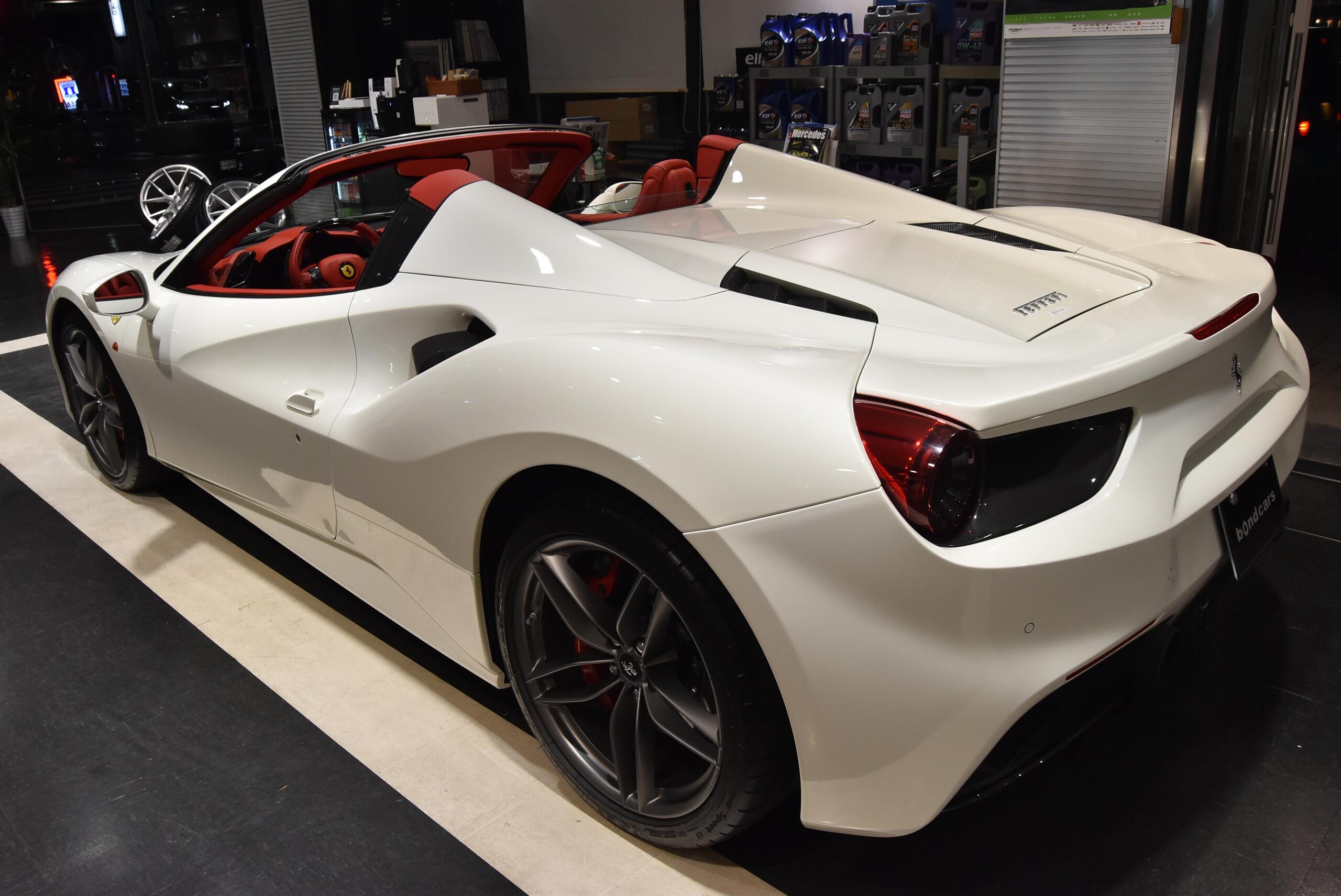 2017 Ferrari 488 Spider — Photo 21 / 30