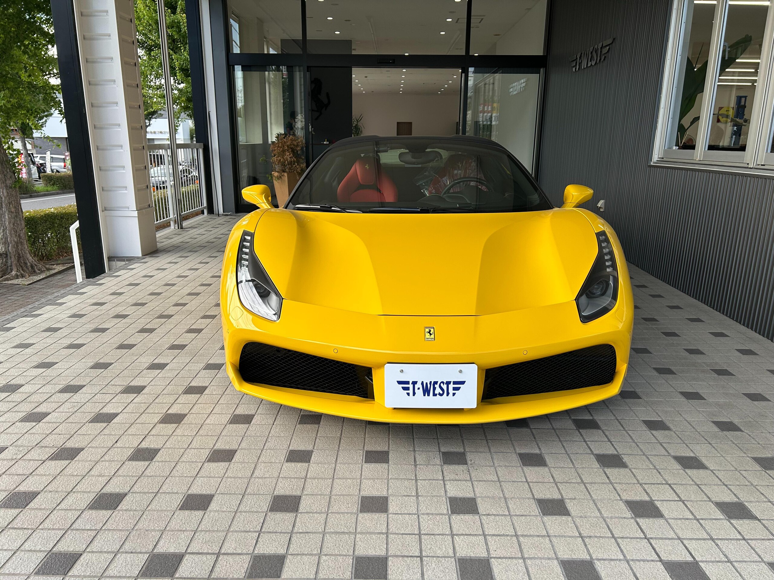 2017 Ferrari 488 Spider Giallo Modena Exterior for sale in Japan