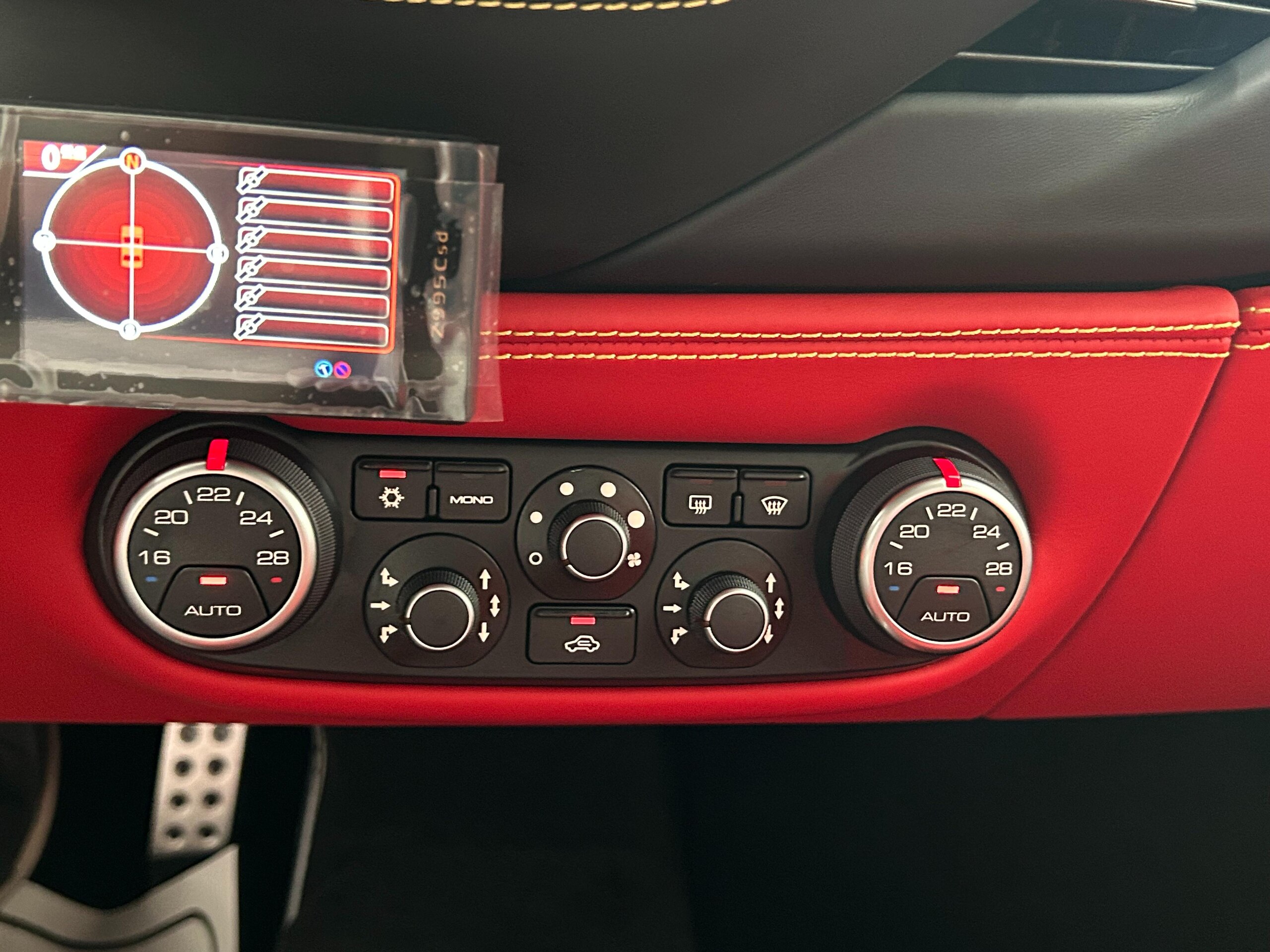 2017 Ferrari 488 Spider — Photo 8 / 32