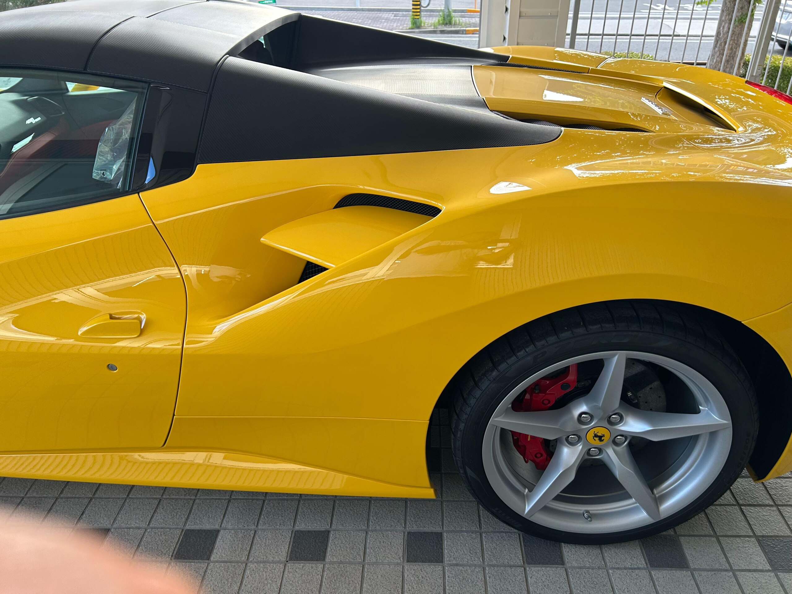 2017 Ferrari 488 Spider — Photo 14 / 32