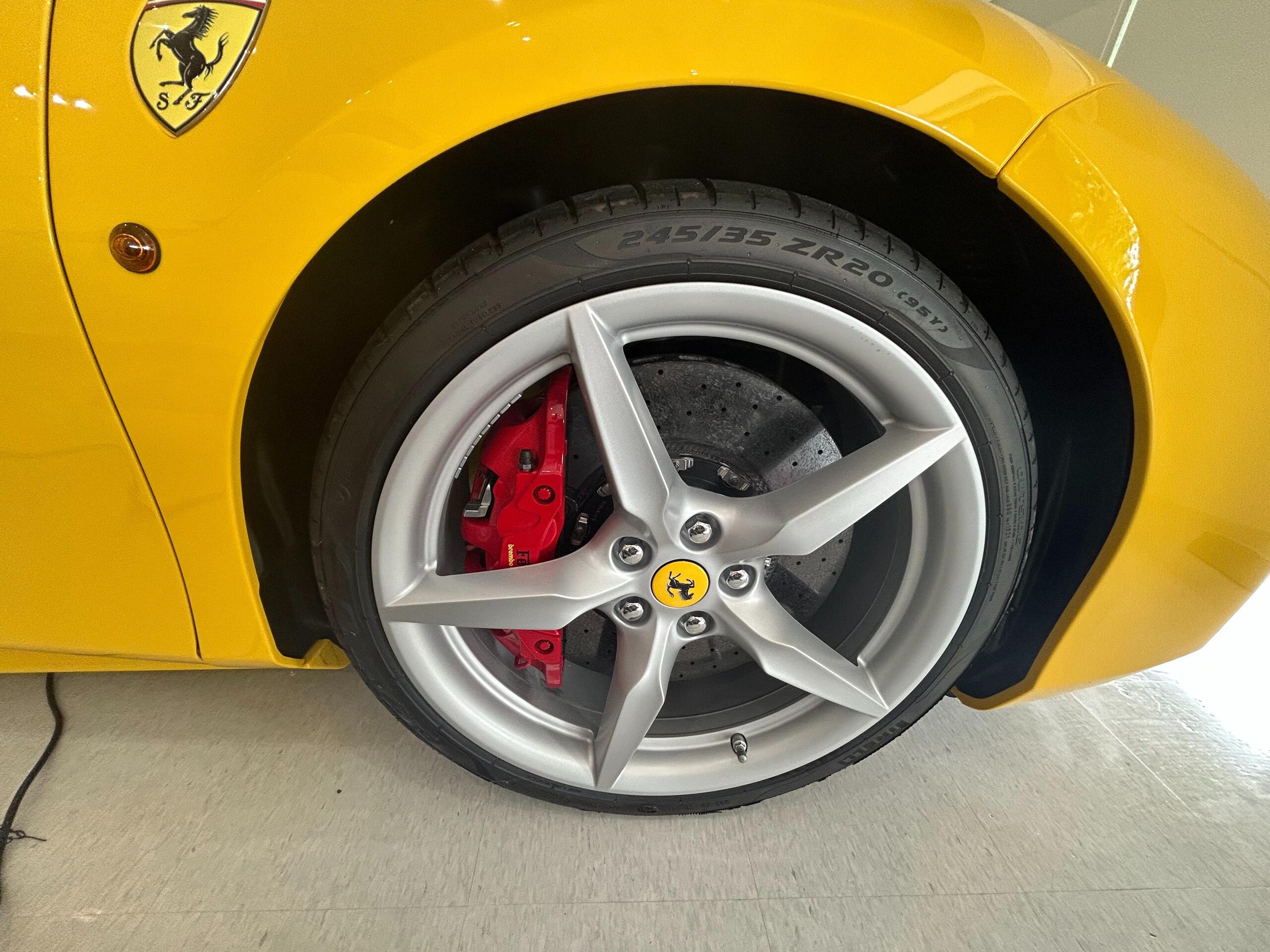 2017 Ferrari 488 Spider — Photo 15 / 32
