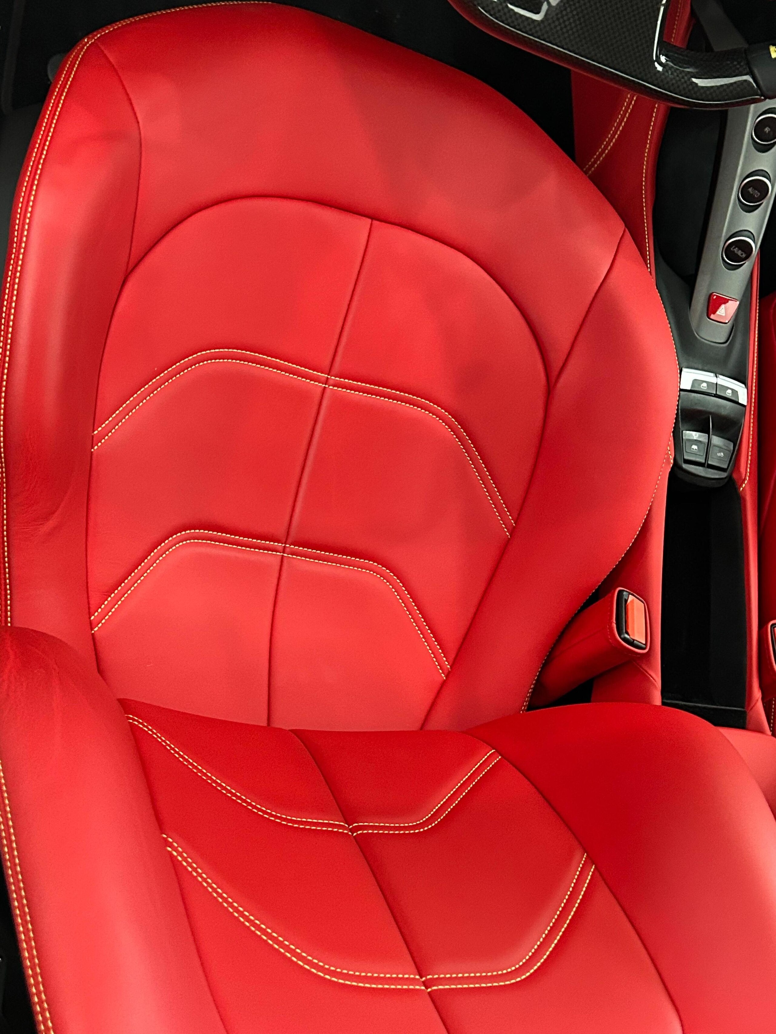 2017 Ferrari 488 Spider — Photo 22 / 32