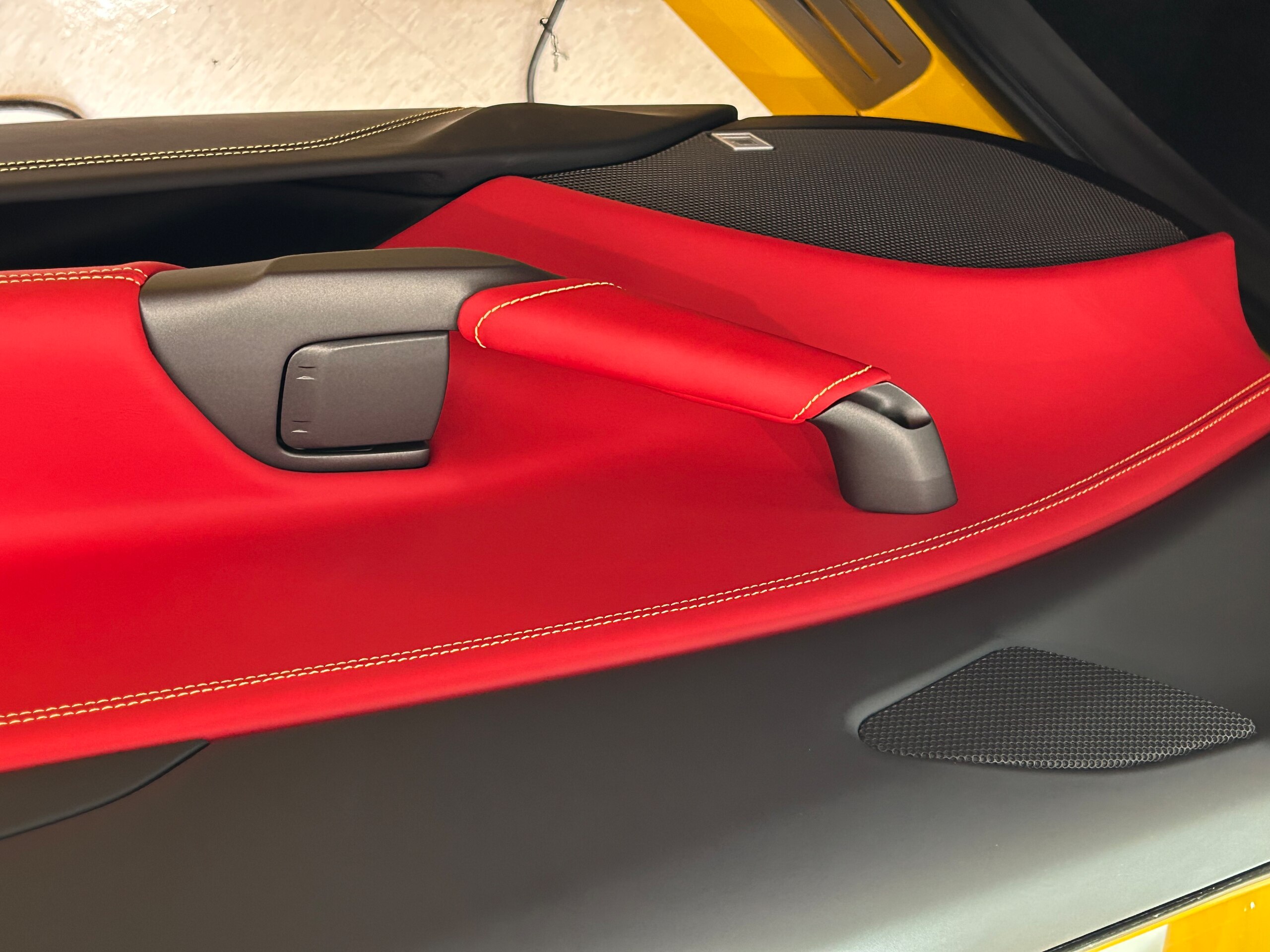 2017 Ferrari 488 Spider — Photo 24 / 32