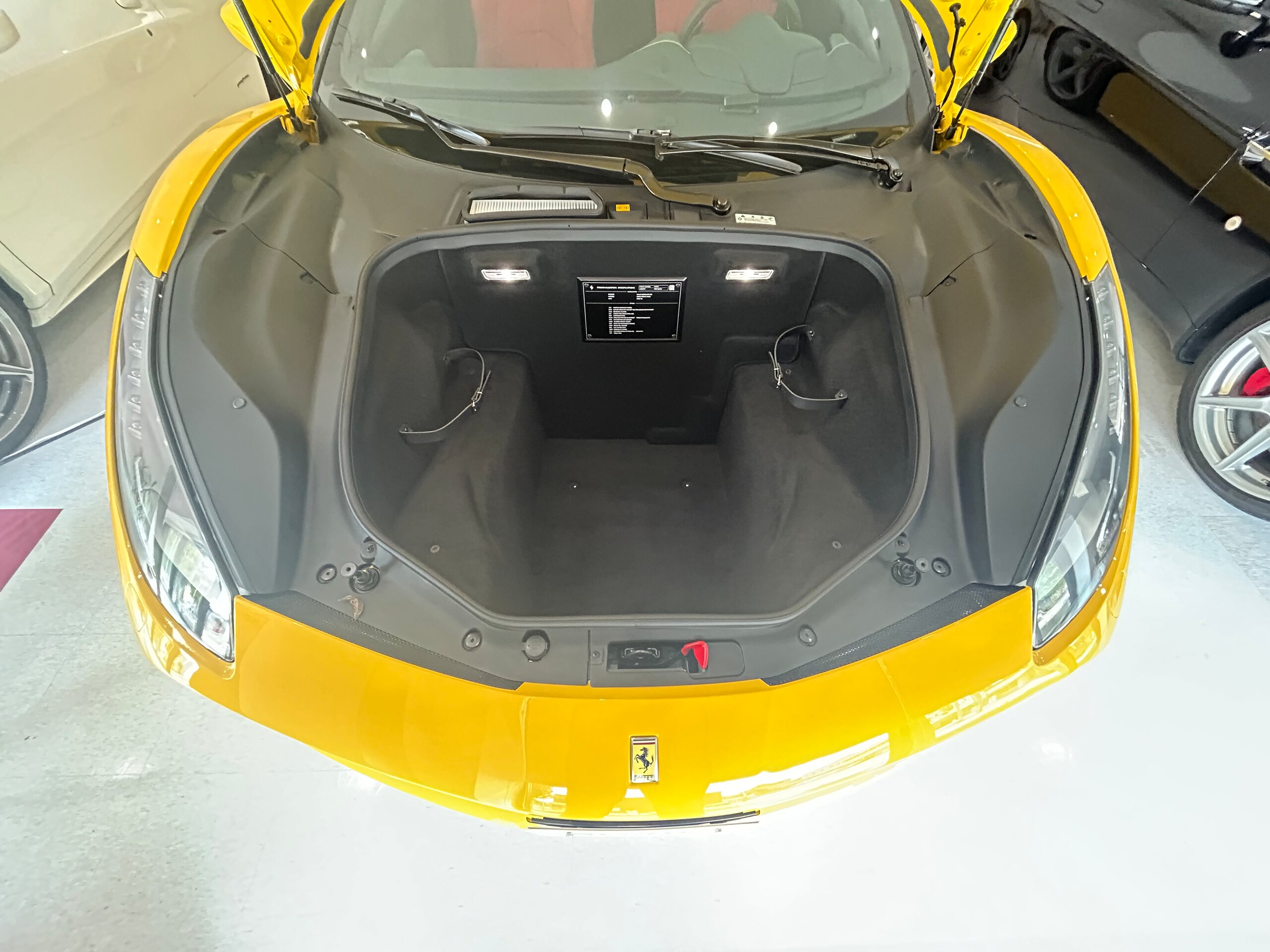 2017 Ferrari 488 Spider — Photo 30 / 32