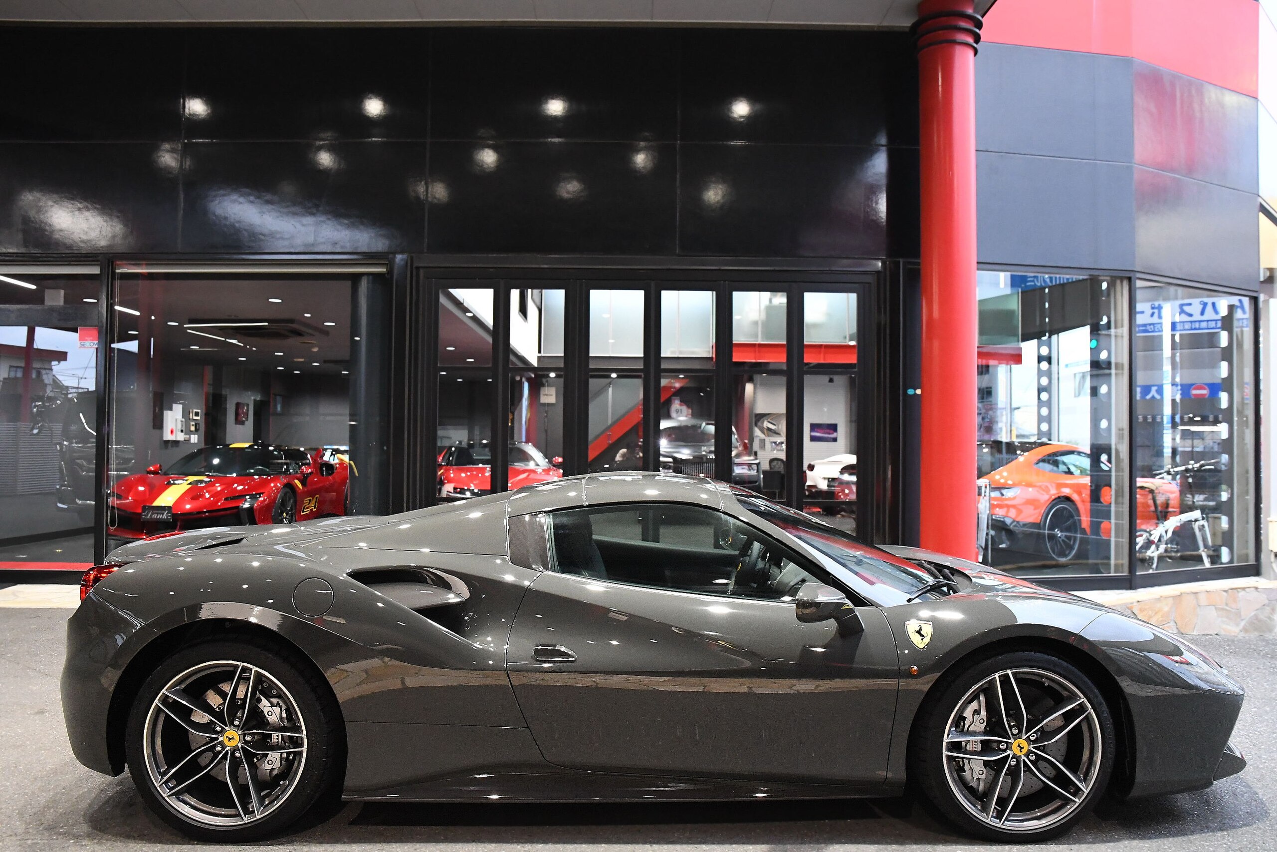 2017 Ferrari 488 Spider — Photo 12 / 51