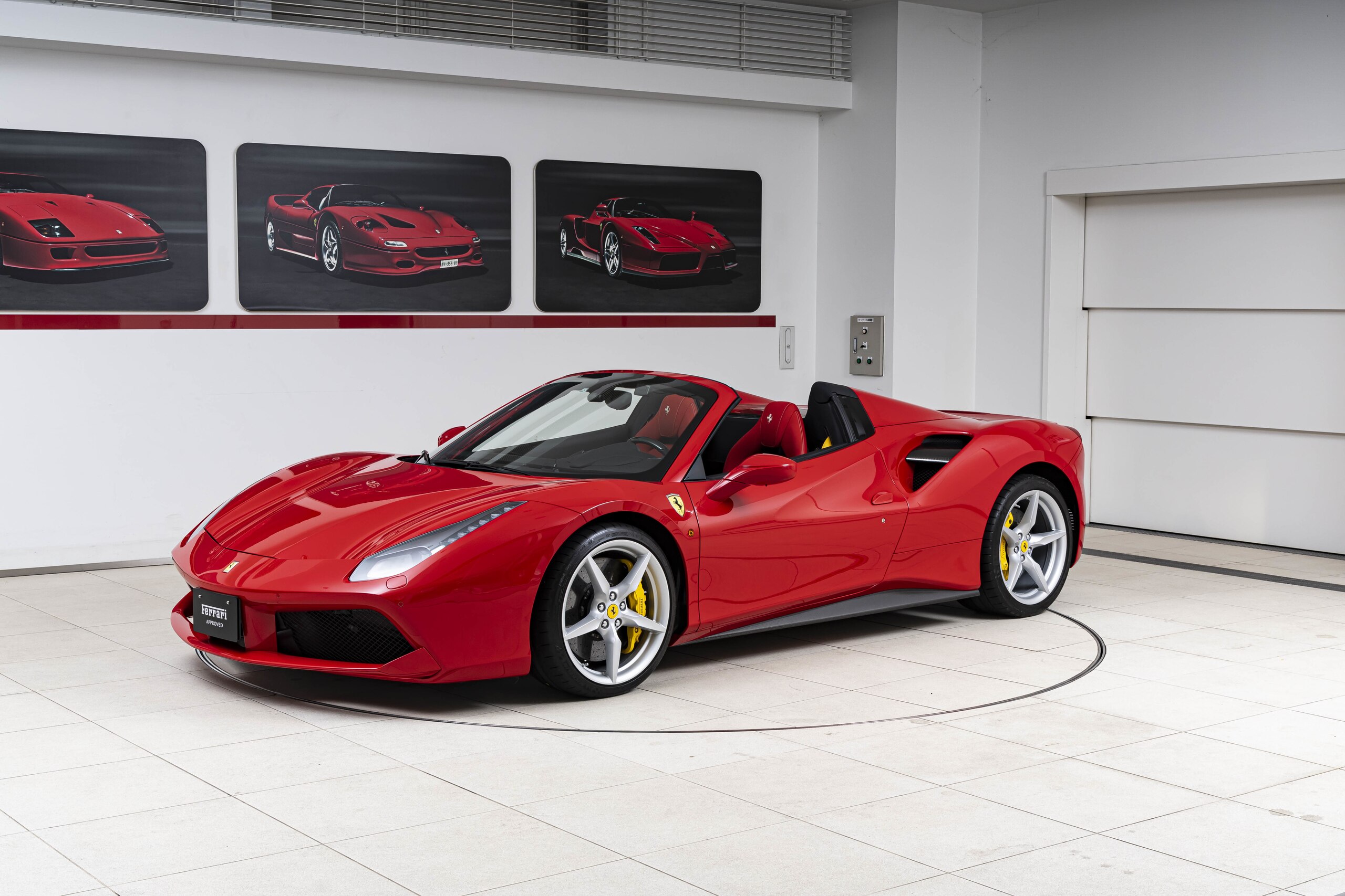 2017 Ferrari 488 Spider — Photo 14 / 25