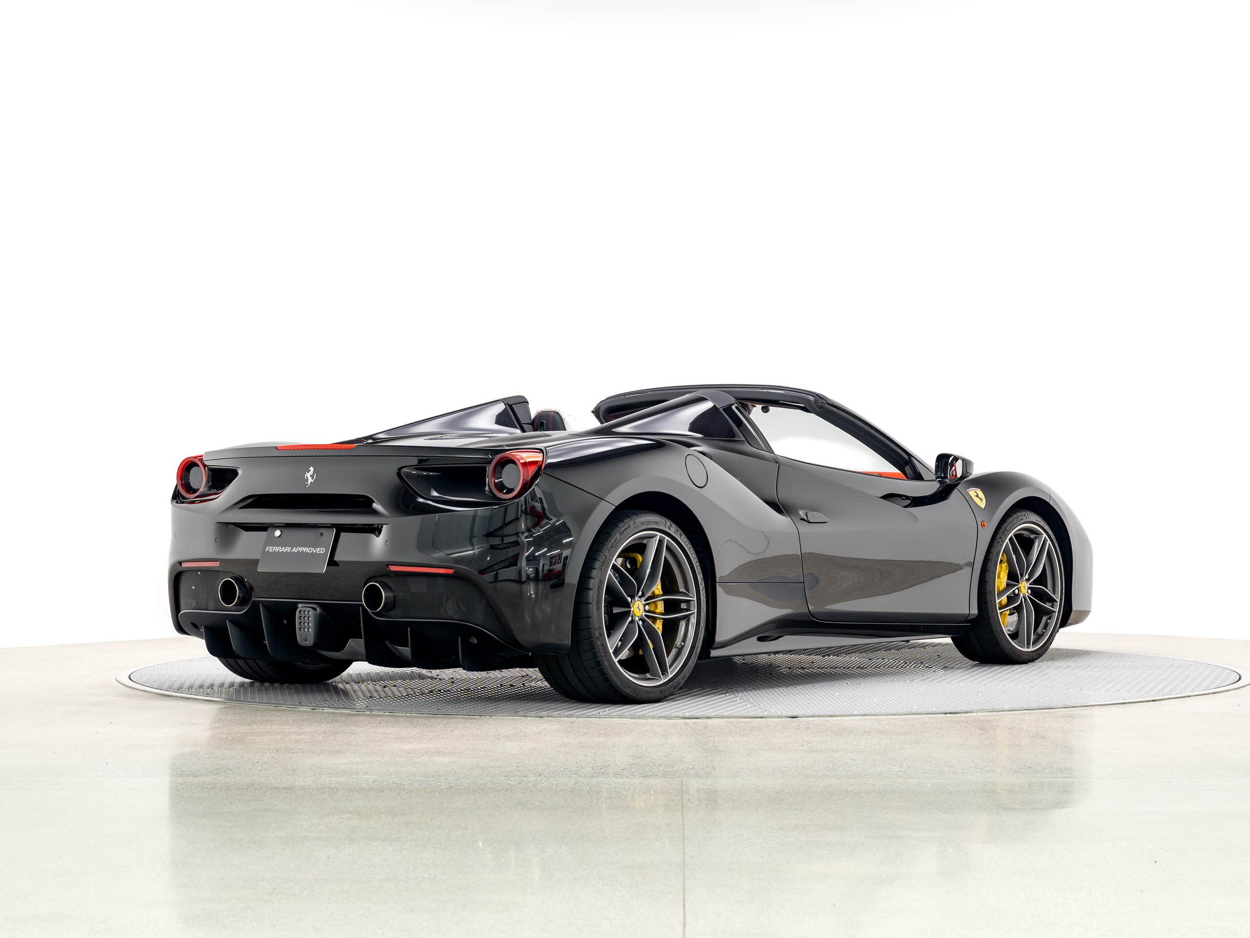 2017 Ferrari 488 Spider — Photo 12 / 29