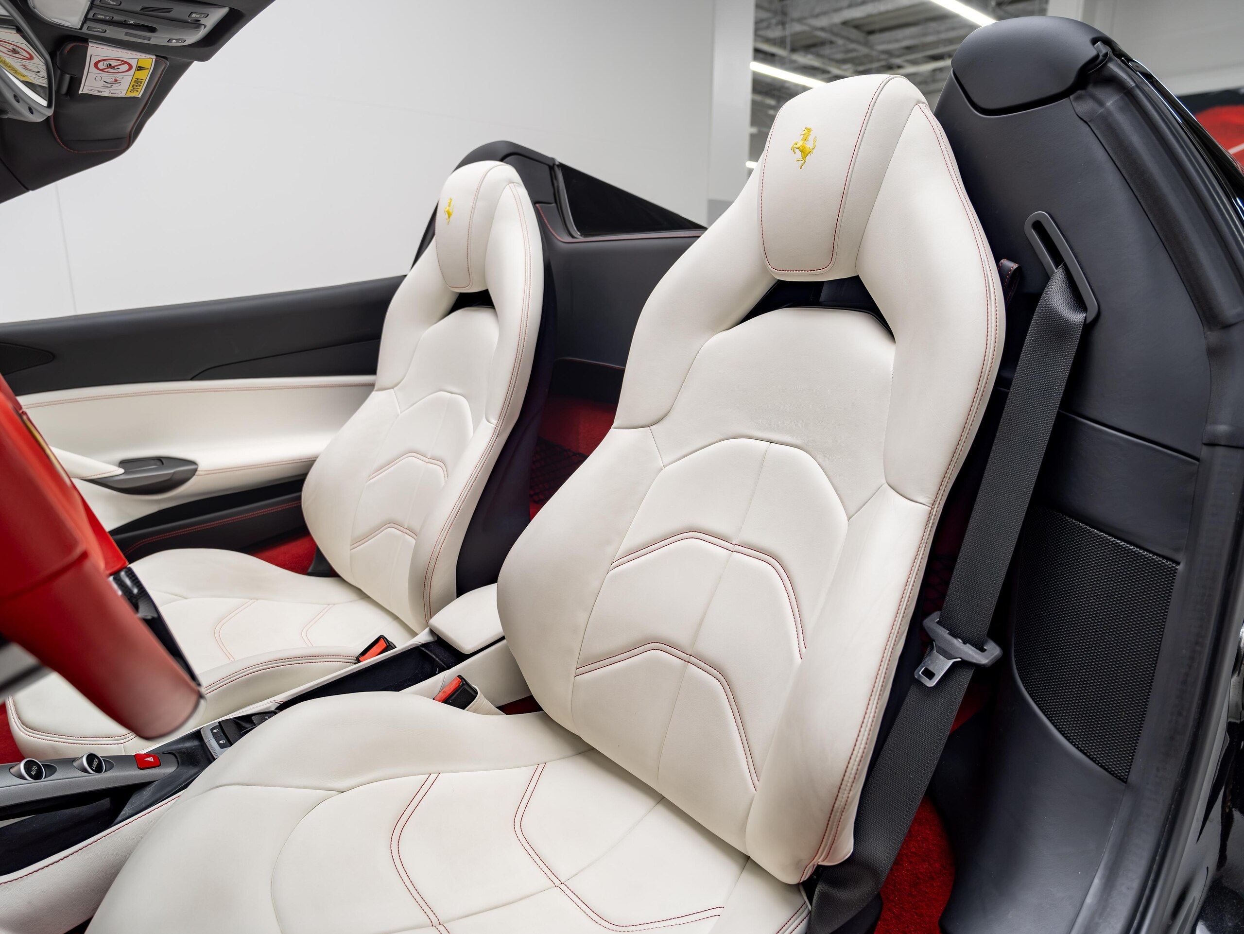 2017 Ferrari 488 Spider — Photo 23 / 29
