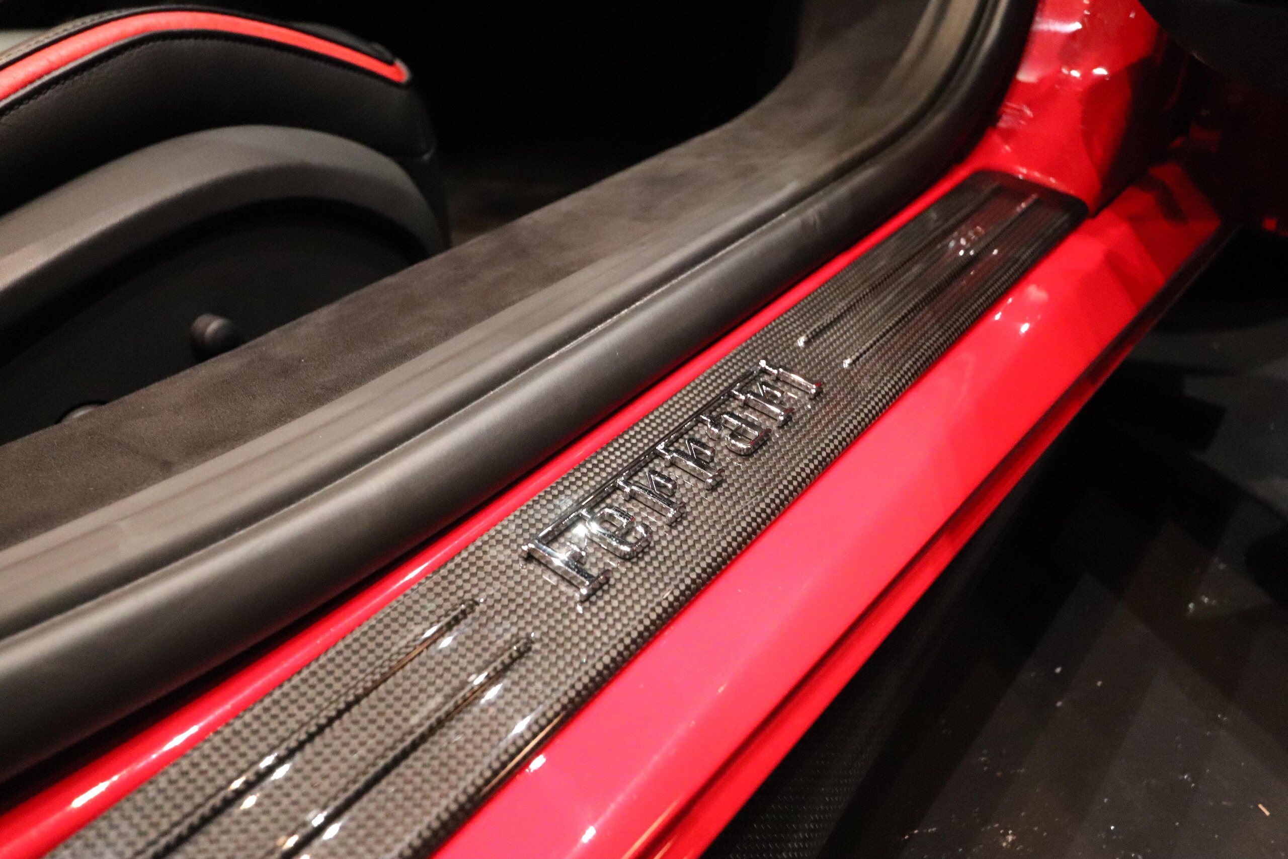 2017 Ferrari 488 Spider Tailor Made — Photo 9 / 17