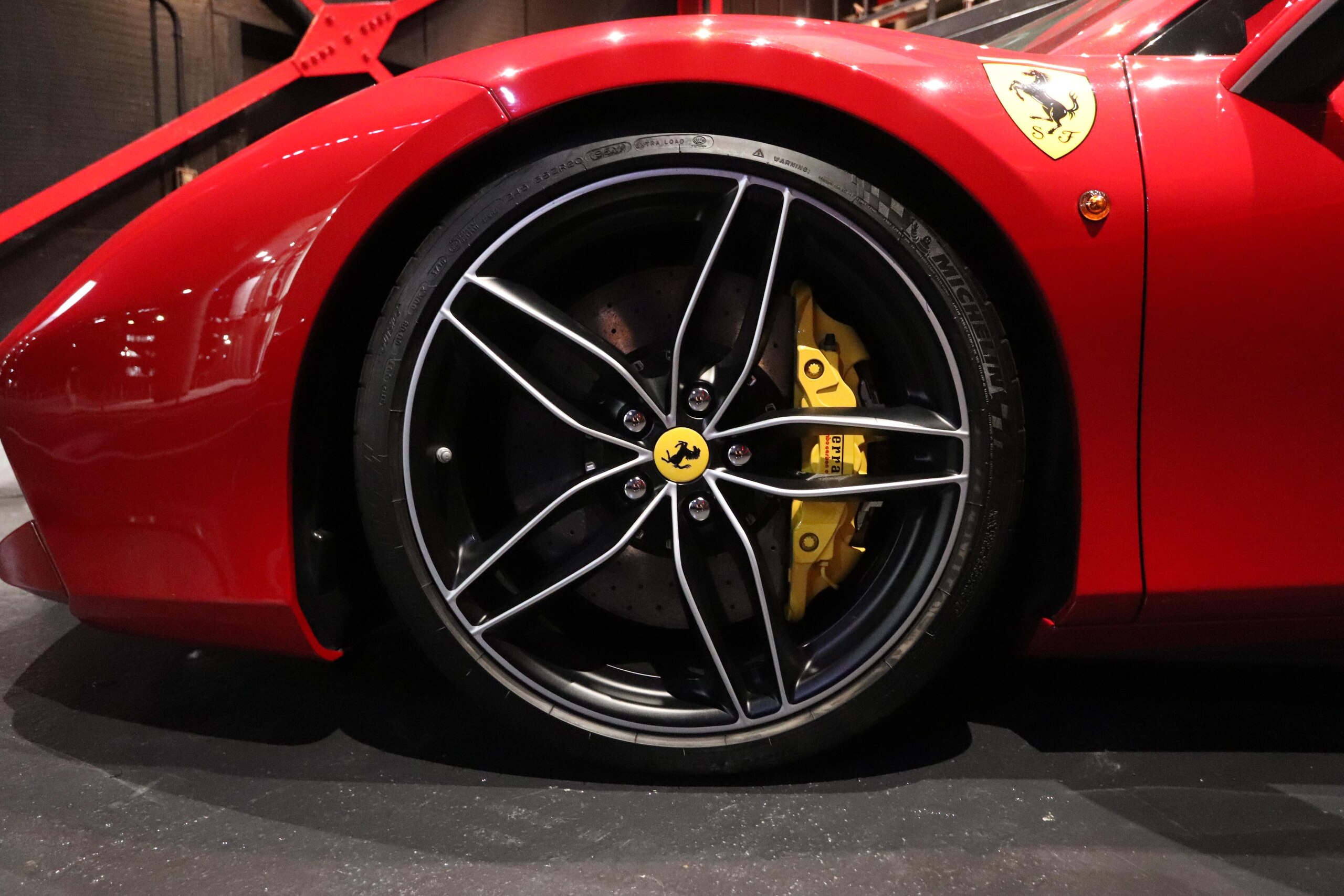 2017 Ferrari 488 Spider Tailor Made — Photo 16 / 17