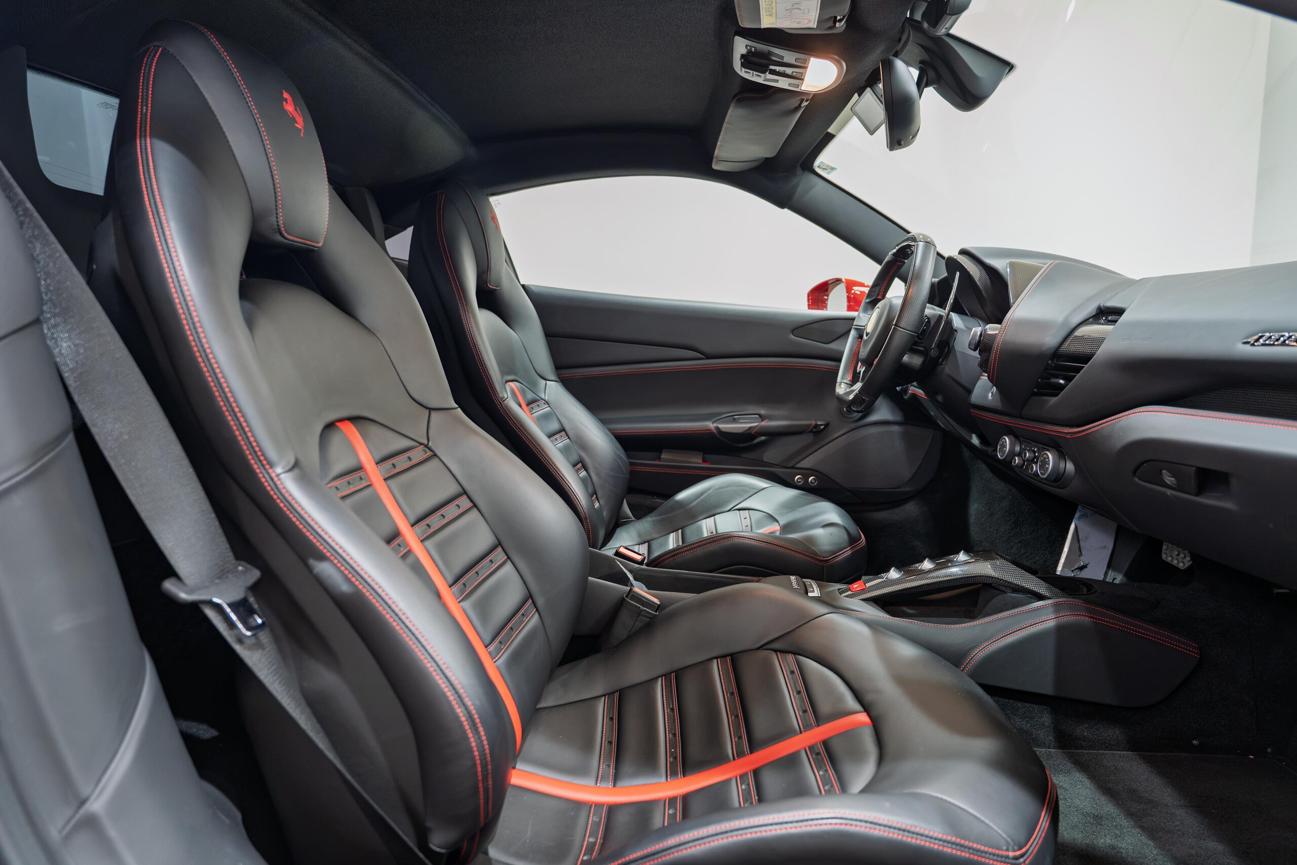 2017 Ferrari 488GTB — Photo 10 / 33
