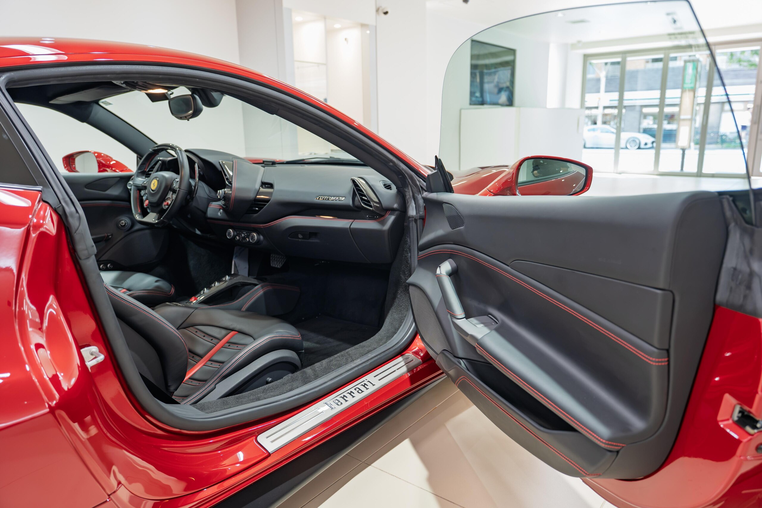 2017 Ferrari 488GTB — Photo 14 / 33