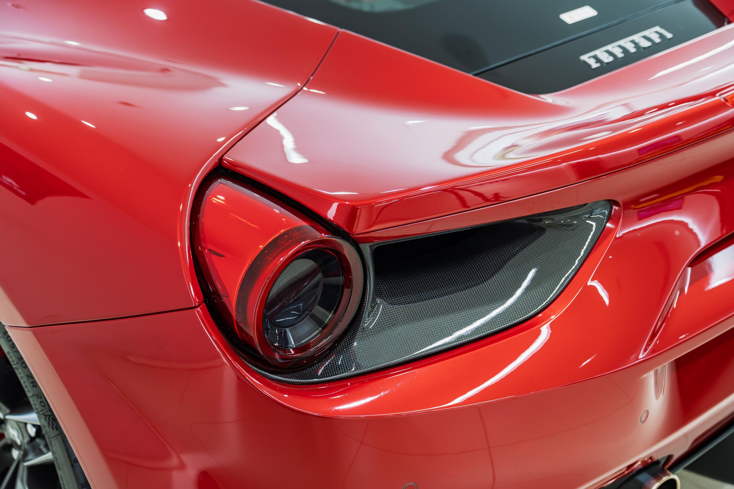 2017 Ferrari 488GTB — Photo 25 / 33