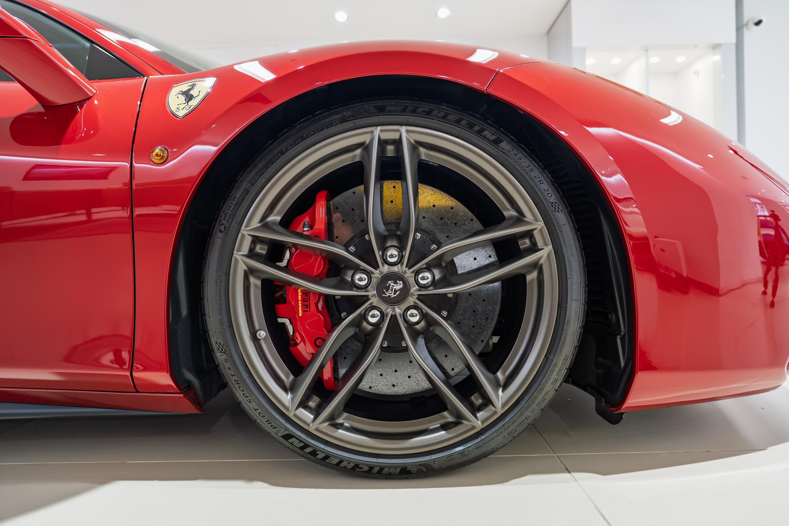 2017 Ferrari 488GTB — Photo 29 / 33
