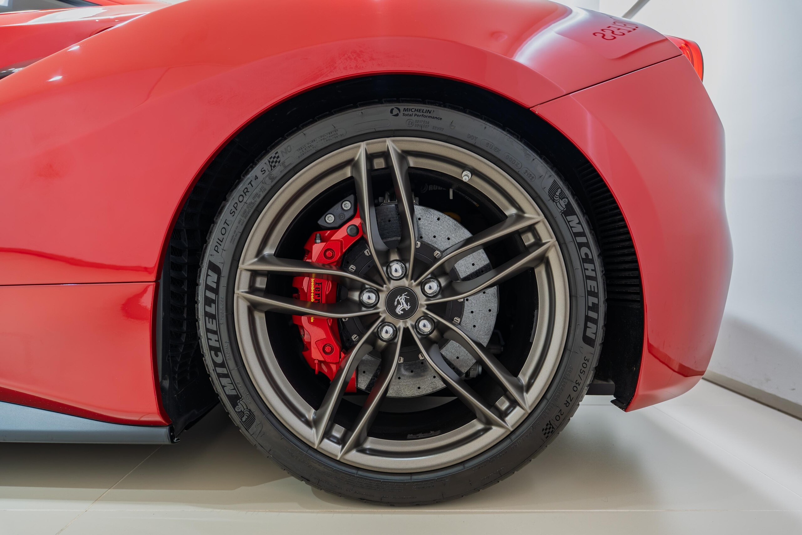 2017 Ferrari 488GTB — Photo 30 / 33