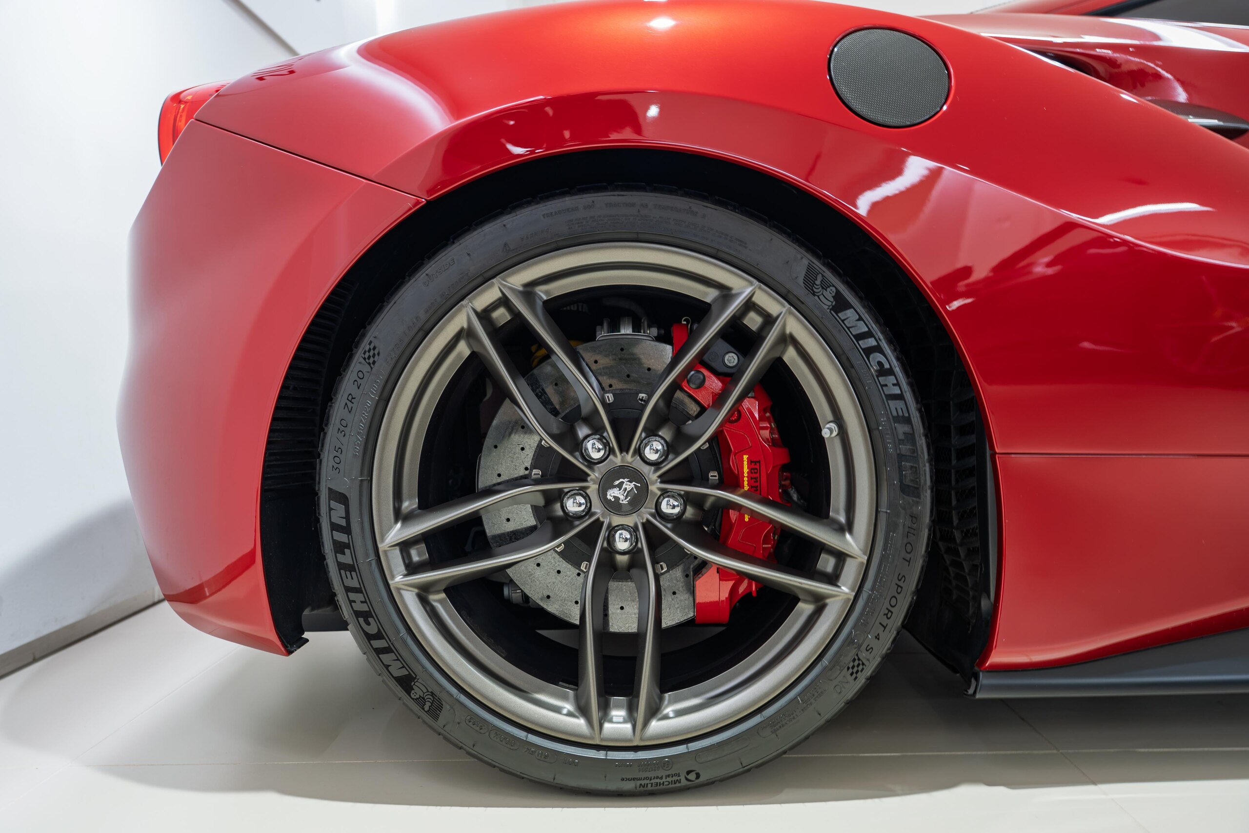 2017 Ferrari 488GTB — Photo 31 / 33