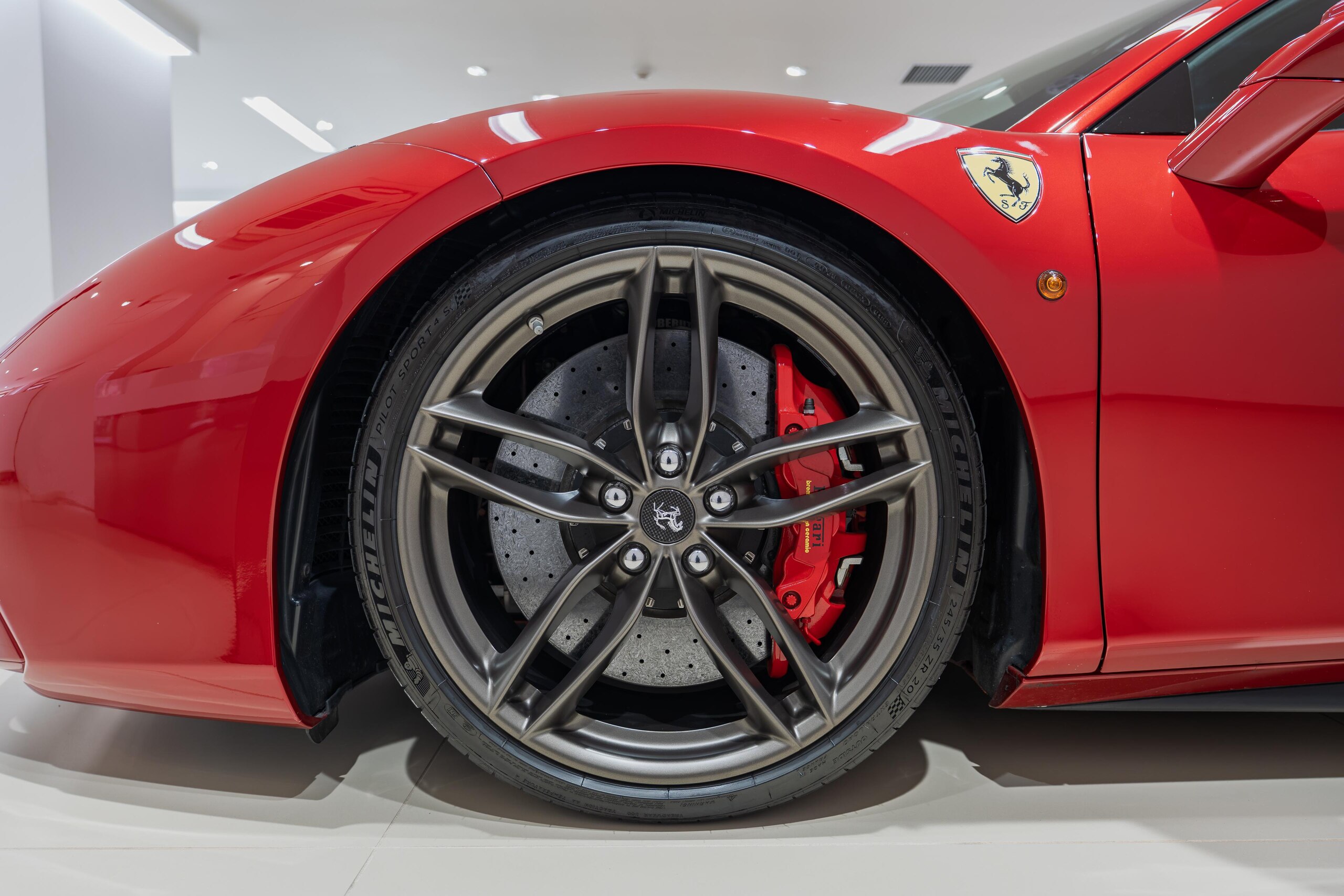 2017 Ferrari 488GTB — Photo 32 / 33