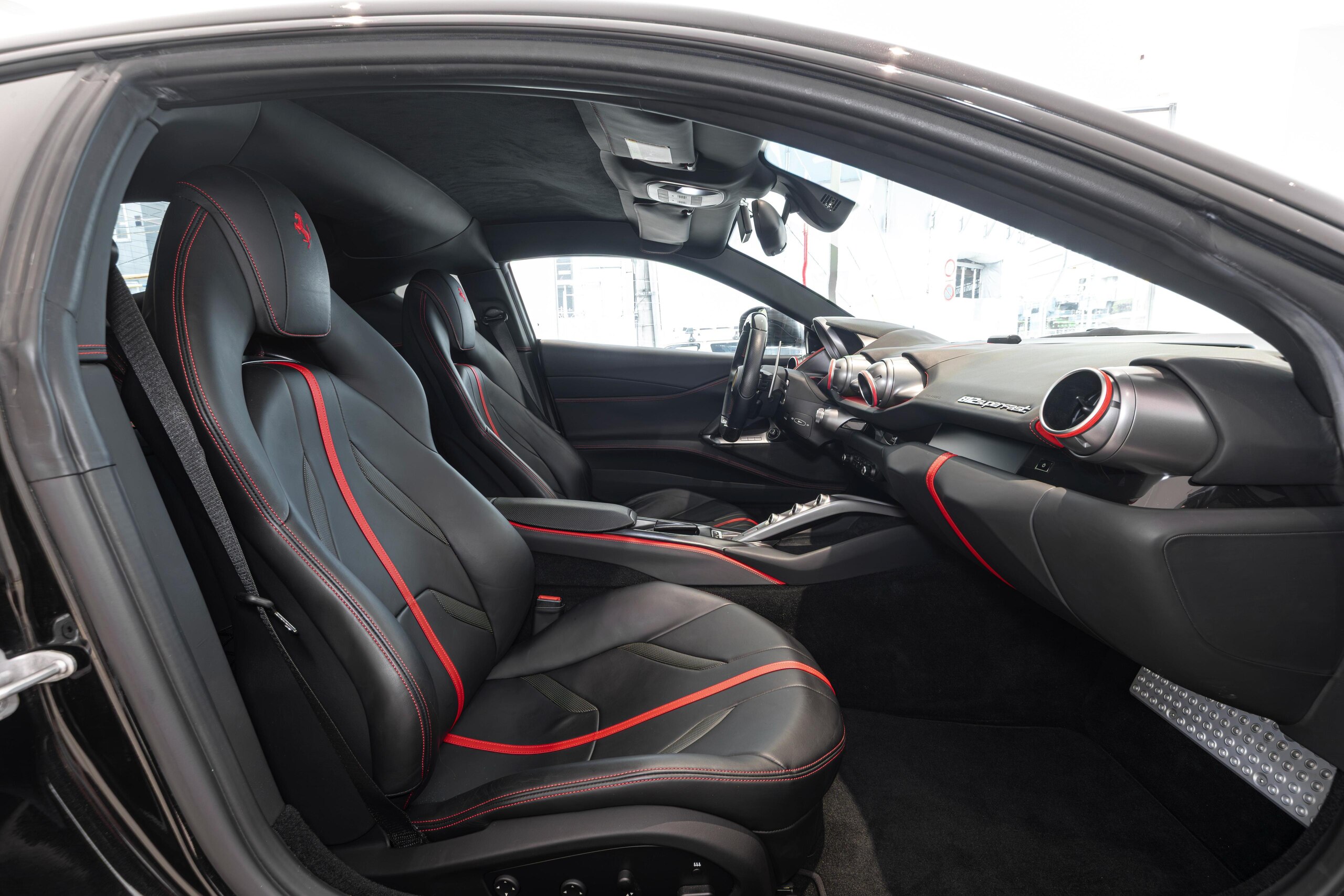 2017 Ferrari 812 Superfast — Photo 18 / 60