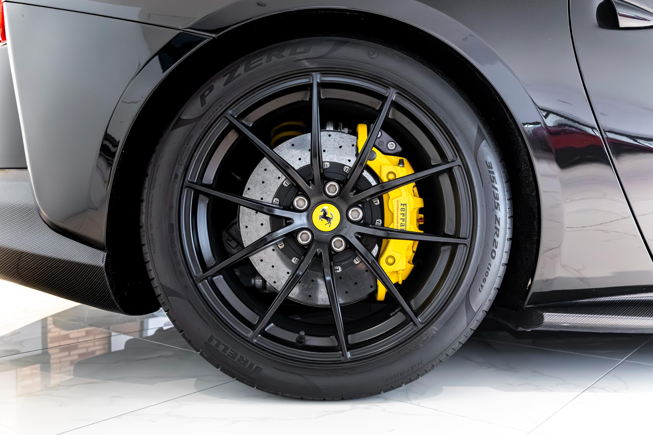 2017 Ferrari 812 Superfast — Photo 20 / 60