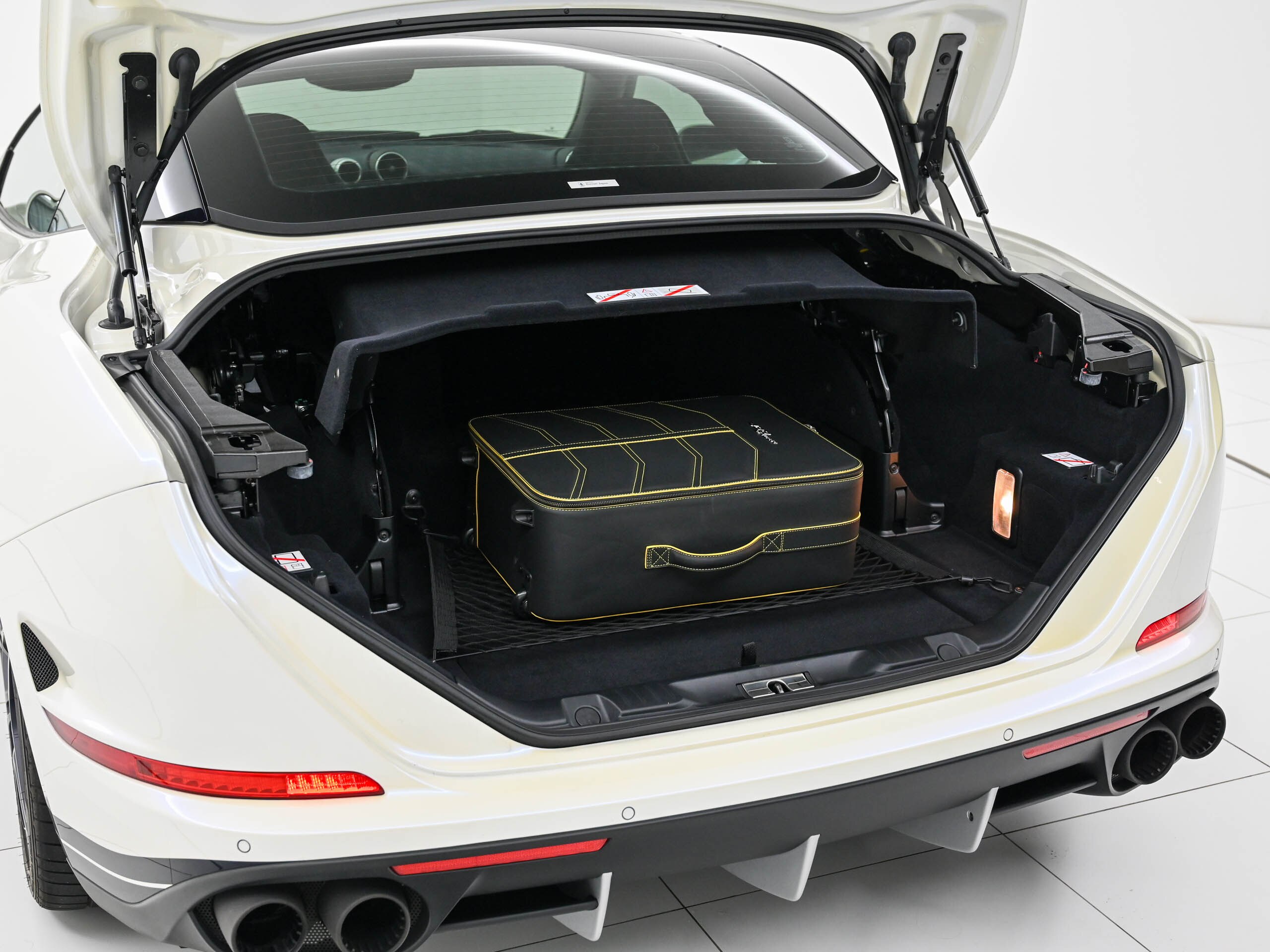 2017 Ferrari California T 40th Anniversary — Photo 15 / 57