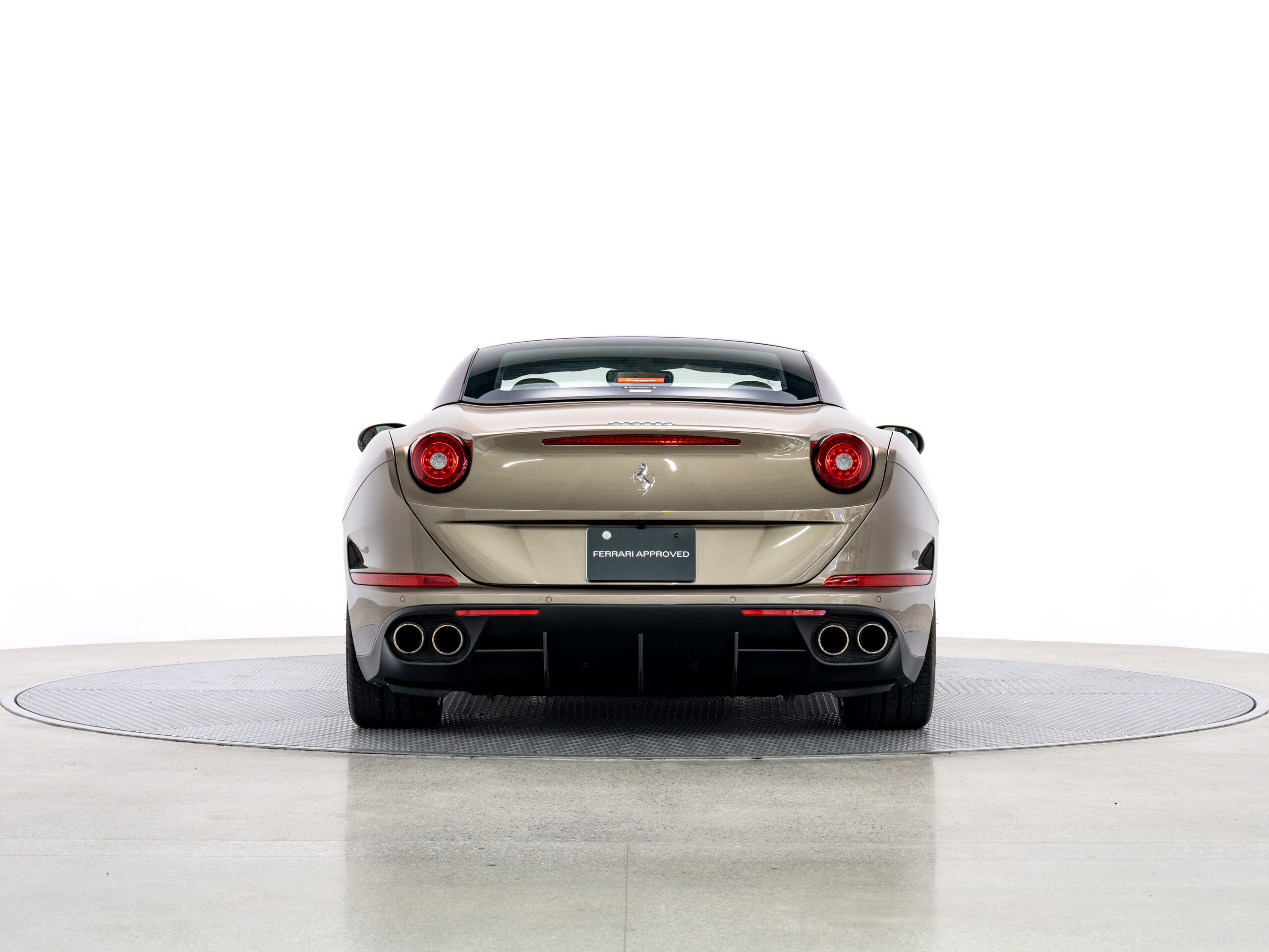 2017 Ferrari California T 70th Anniversary Tailor Made Collection — Photo 7 / 30