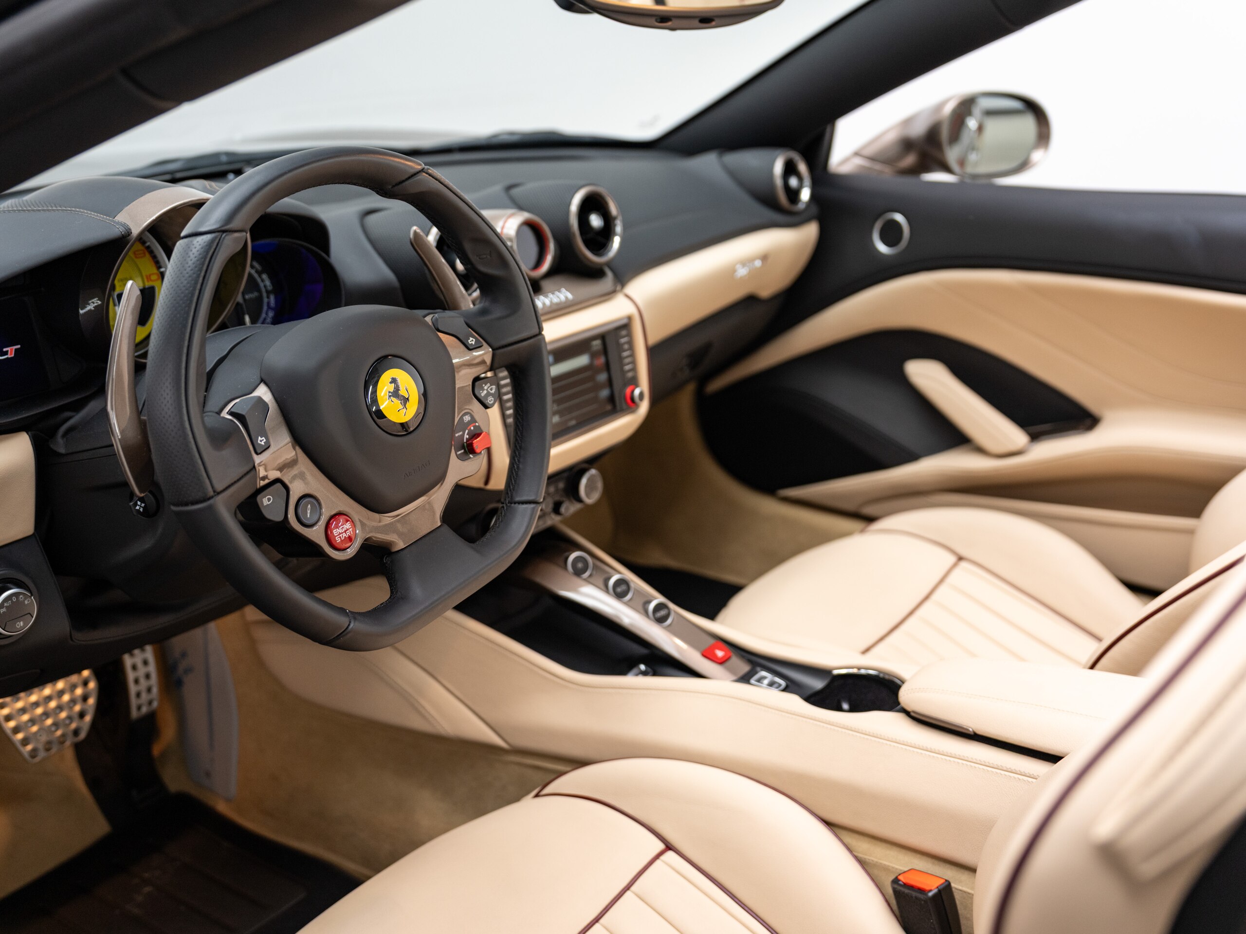 2017 Ferrari California T 70th Anniversary Tailor Made Collection — Photo 8 / 30