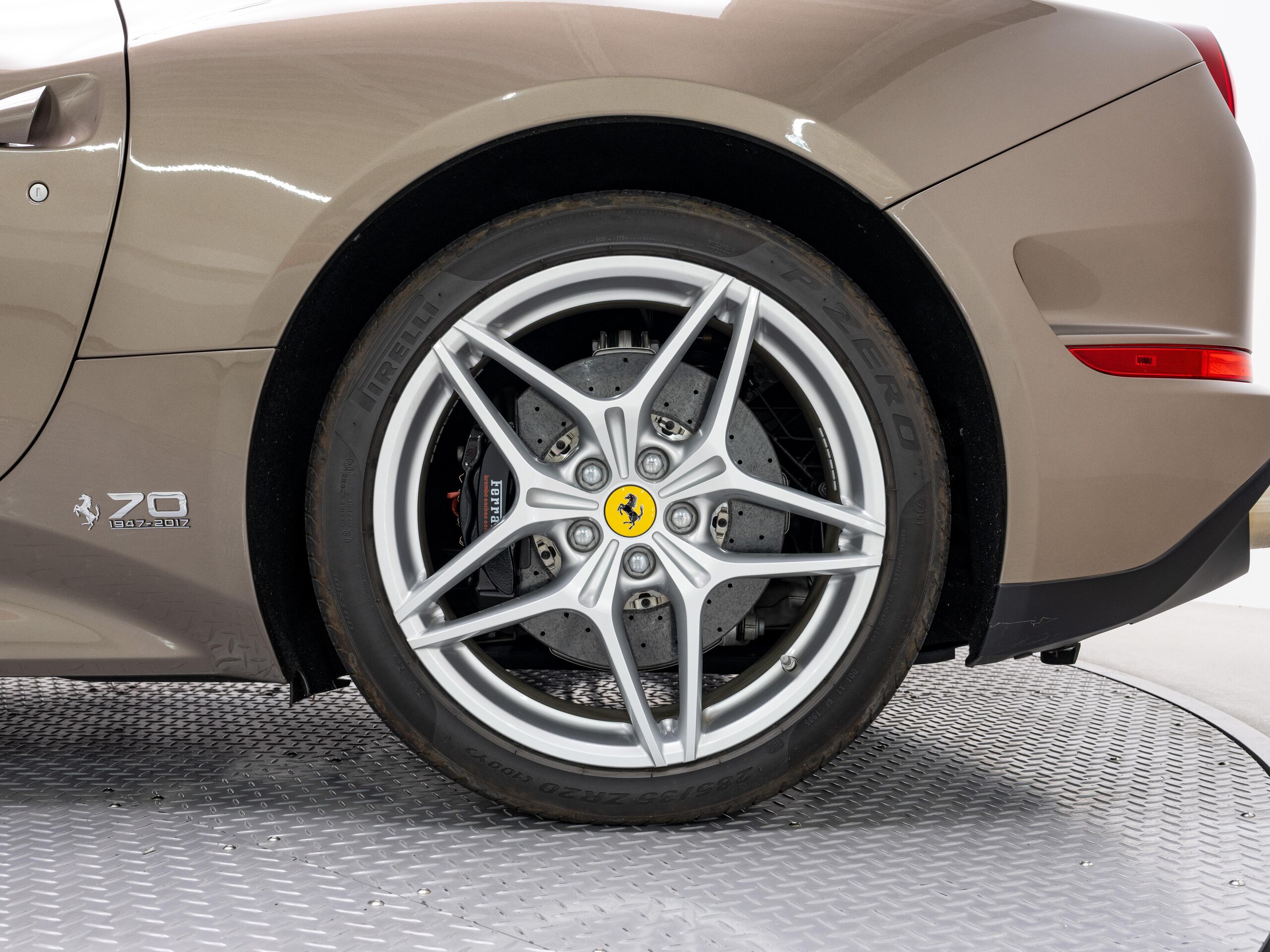 2017 Ferrari California T 70th Anniversary Tailor Made Collection — Photo 23 / 30