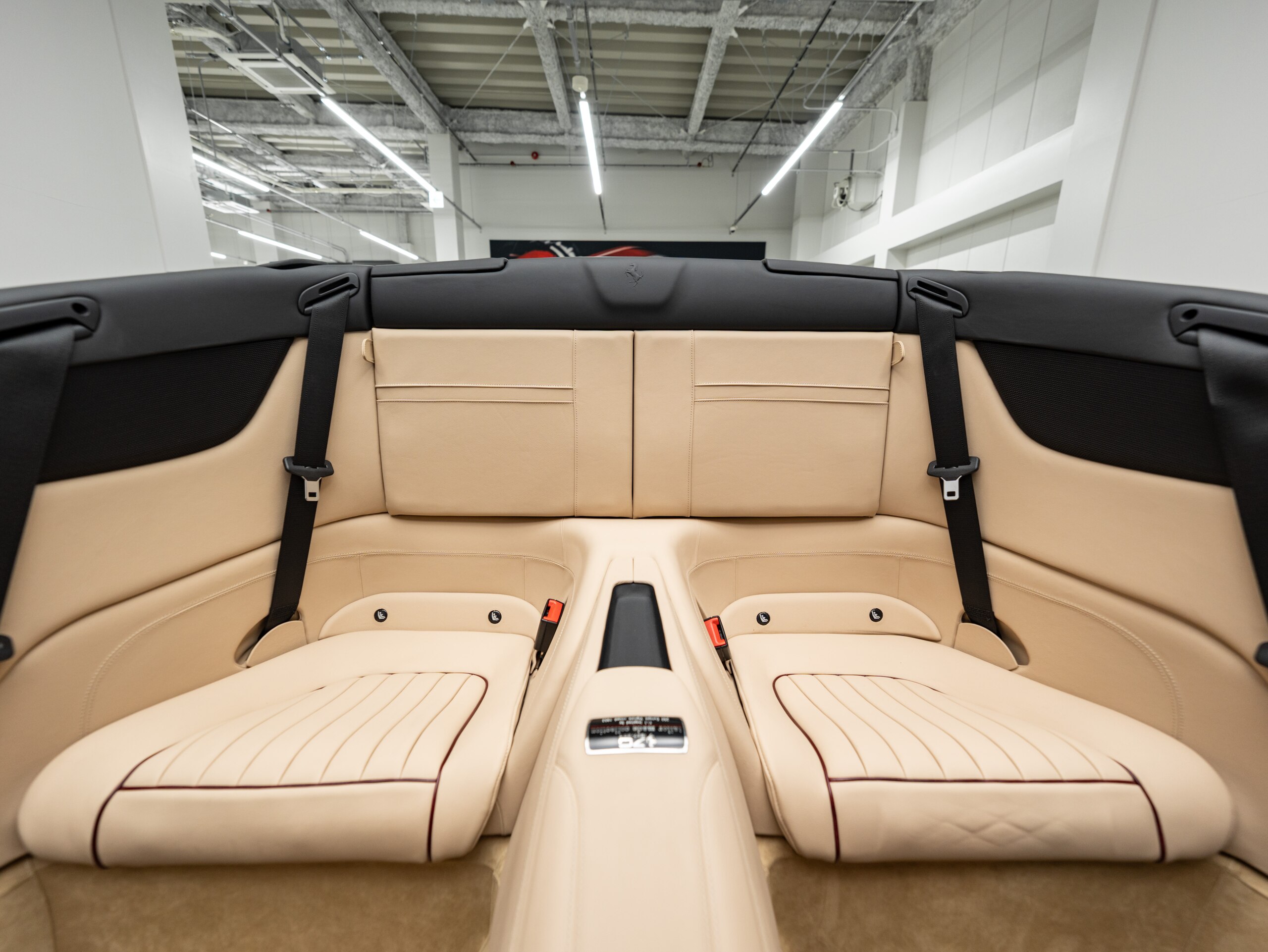 2017 Ferrari California T 70th Anniversary Tailor Made Collection — Photo 27 / 30