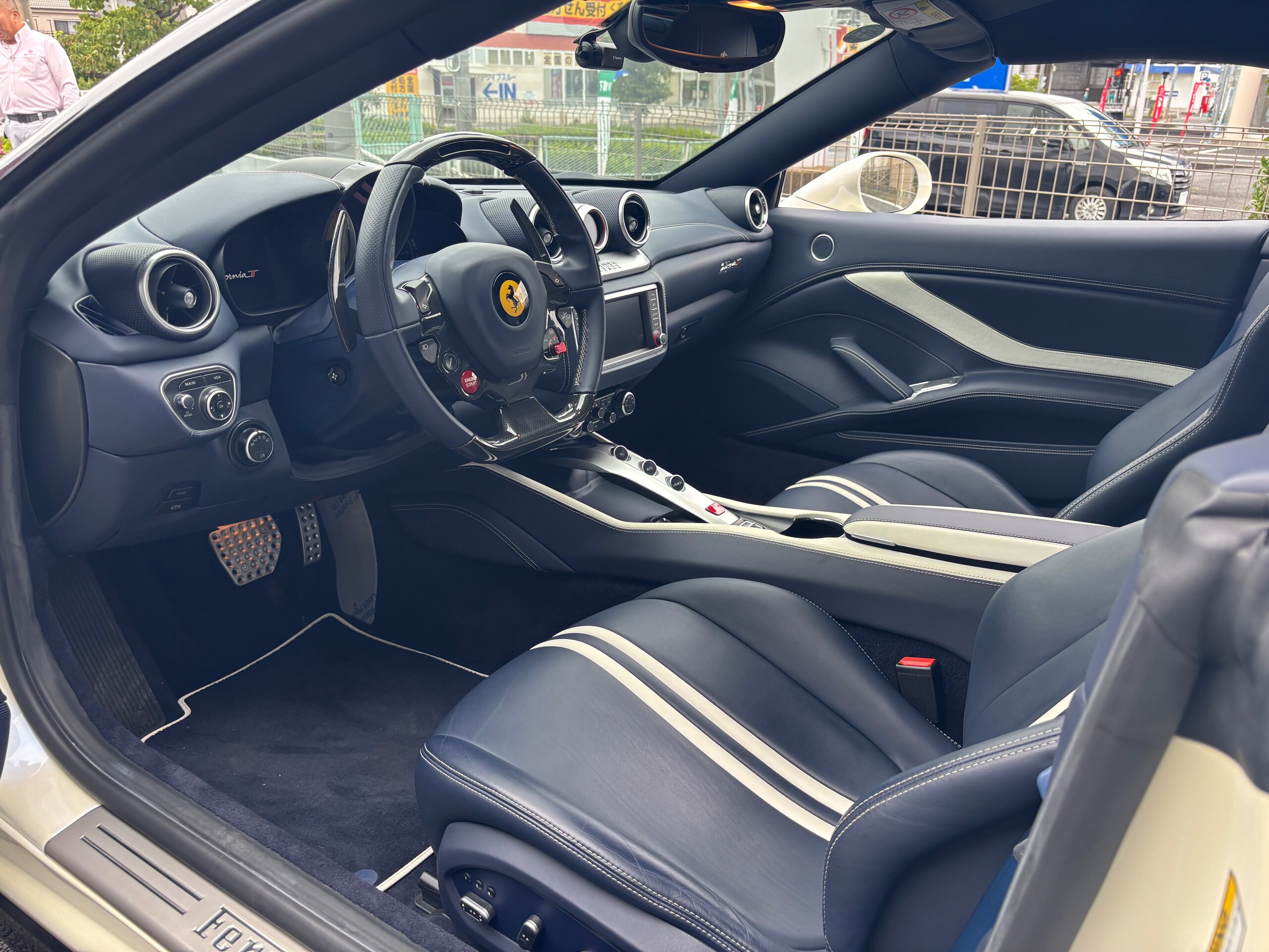2017 Ferrari California T — Photo 6 / 51