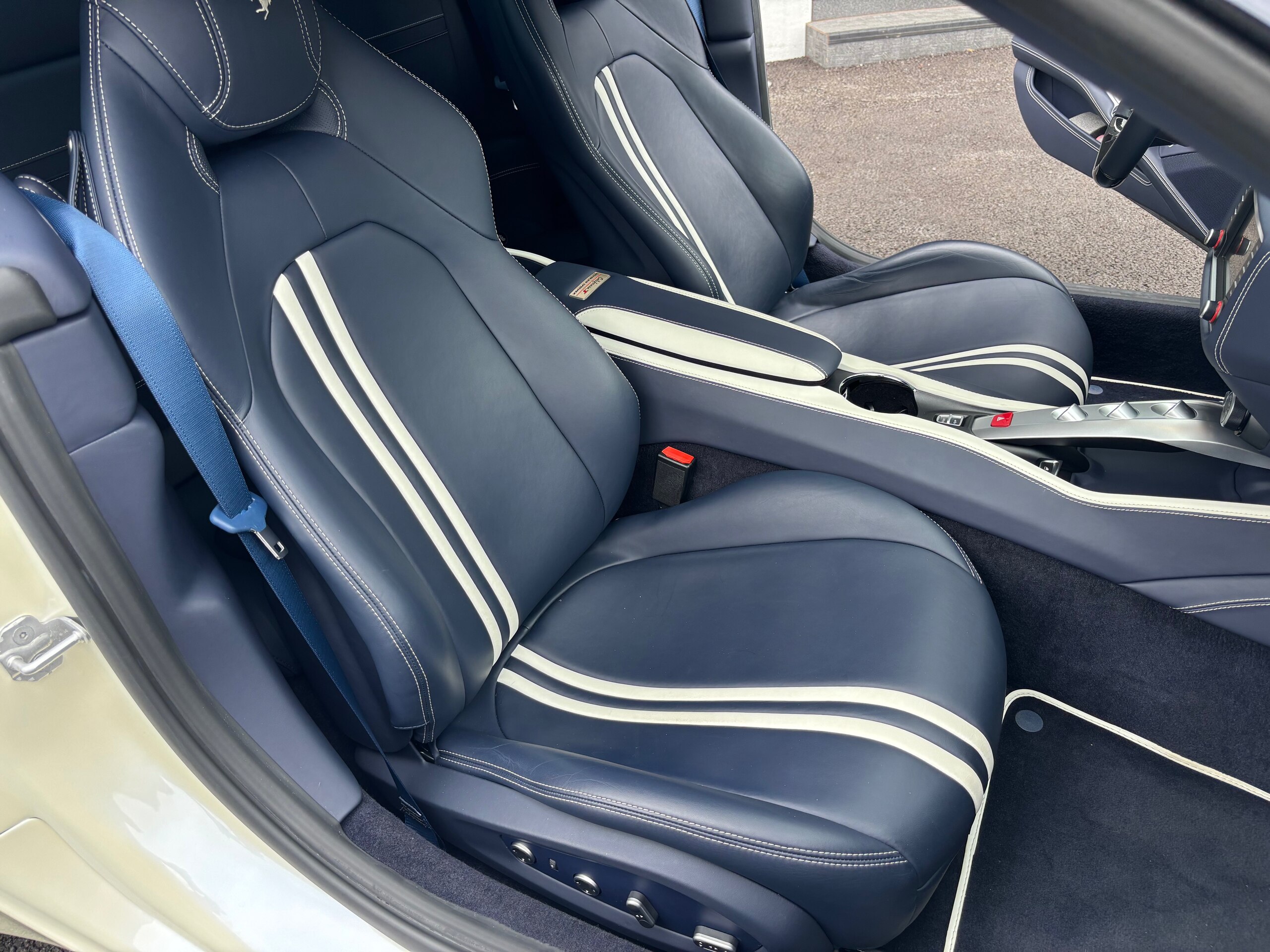 2017 Ferrari California T — Photo 9 / 51