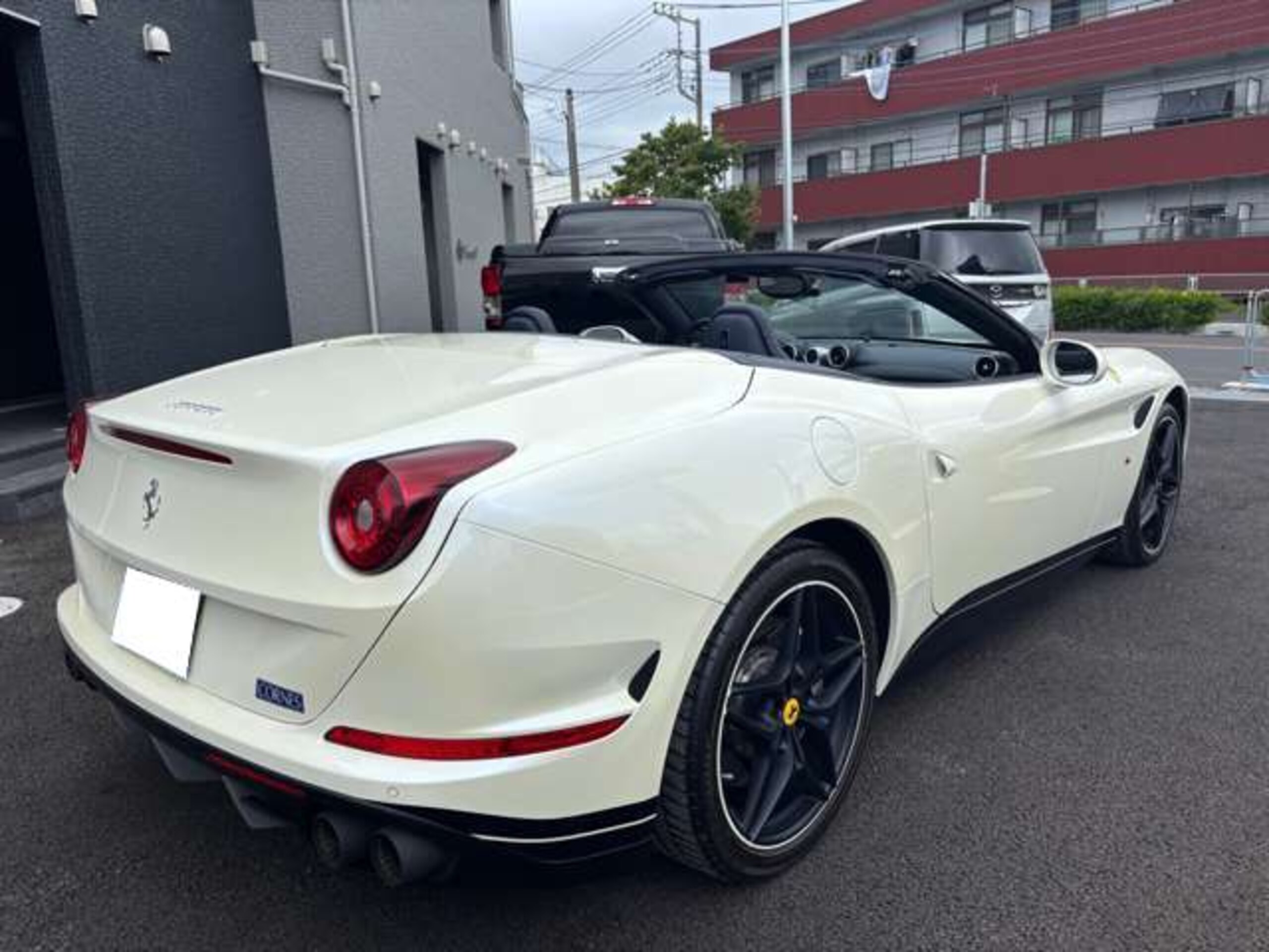 2017 Ferrari California T — Photo 18 / 51