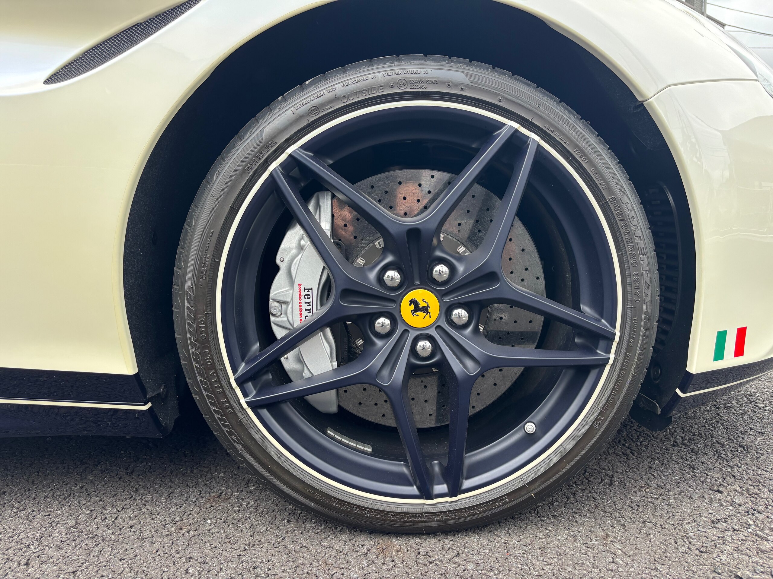 2017 Ferrari California T — Photo 21 / 51