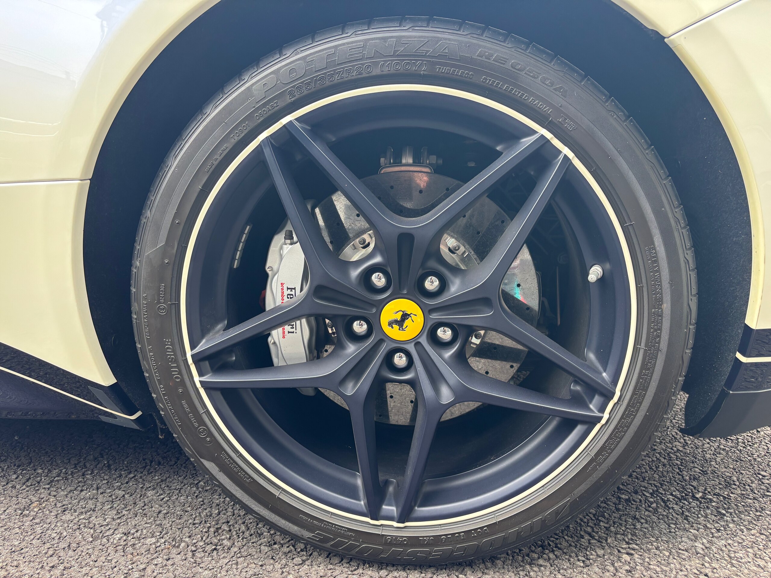 2017 Ferrari California T — Photo 23 / 51