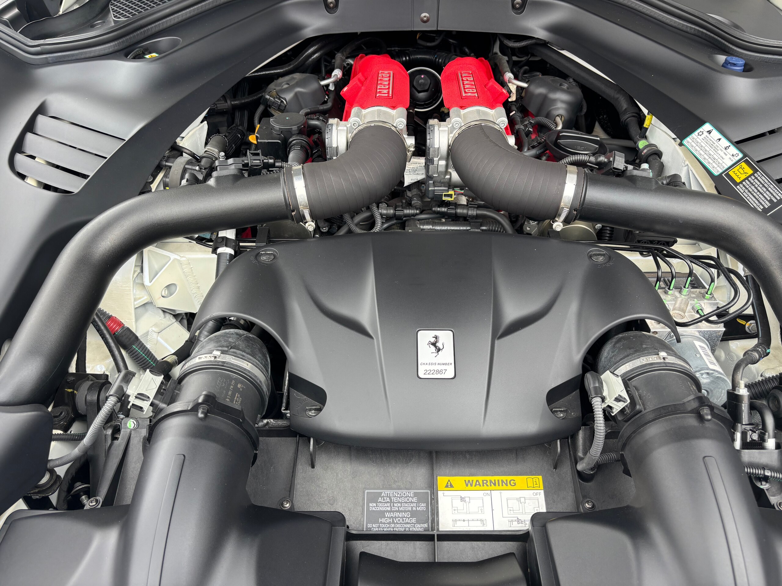 2017 Ferrari California T — Photo 32 / 51