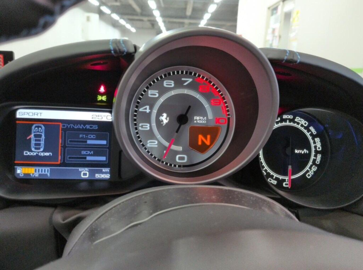 2017 Ferrari California T — Photo 6 / 9