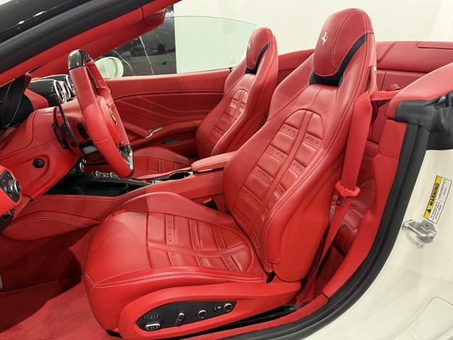 2017 Ferrari California T — Photo 8 / 36