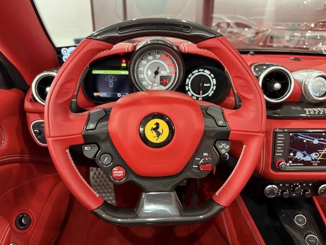 2017 Ferrari California T — Photo 9 / 36