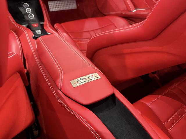 2017 Ferrari California T — Photo 11 / 36