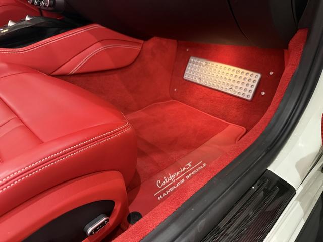 2017 Ferrari California T — Photo 12 / 36