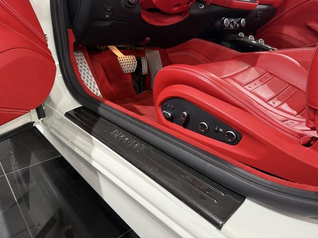 2017 Ferrari California T — Photo 14 / 36