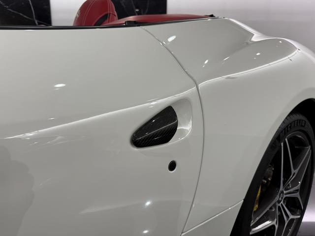 2017 Ferrari California T — Photo 21 / 36